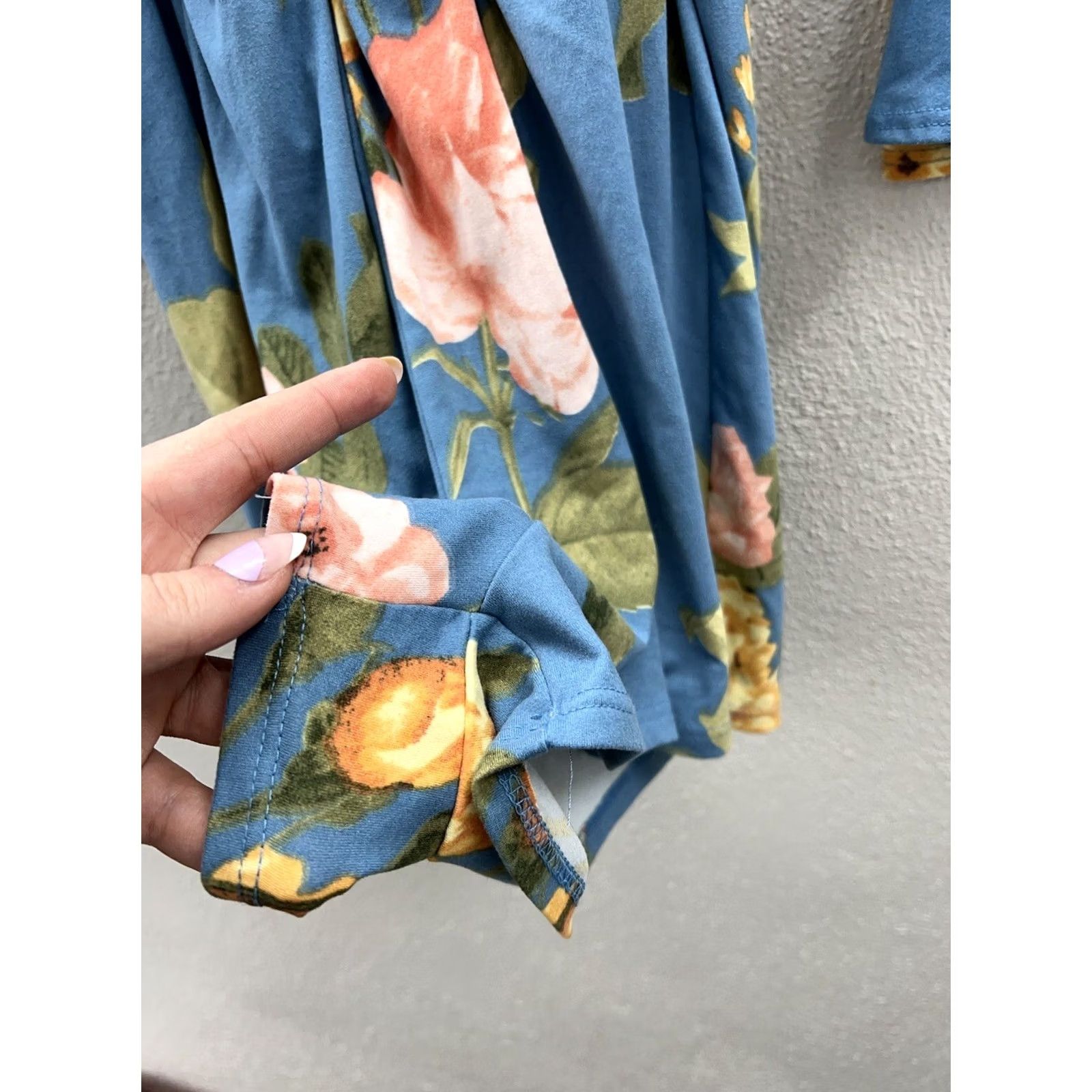 Bell Womens Say Anything Blue Floral V-Neck Bell Sleeved Romper Medium Size 32" / US 10 / IT 46 - 4 Thumbnail