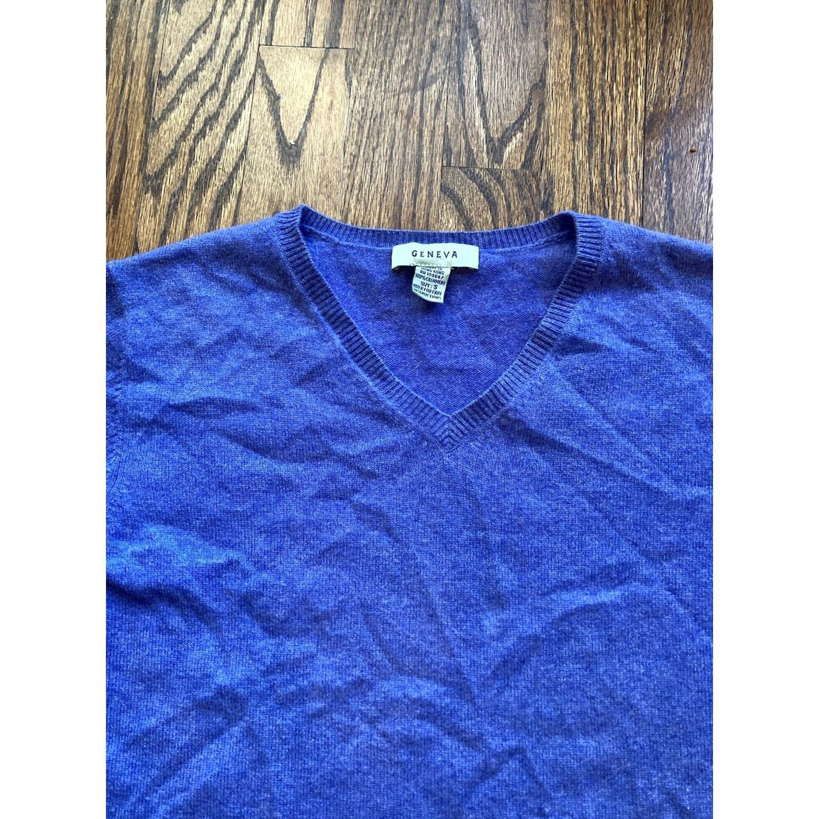 Vintage VINTAGE Geneva Pullover Sweater Womens Size Small V Neck Blue 100% Cashmere Size S / US 4 / IT 40 - 4 Thumbnail