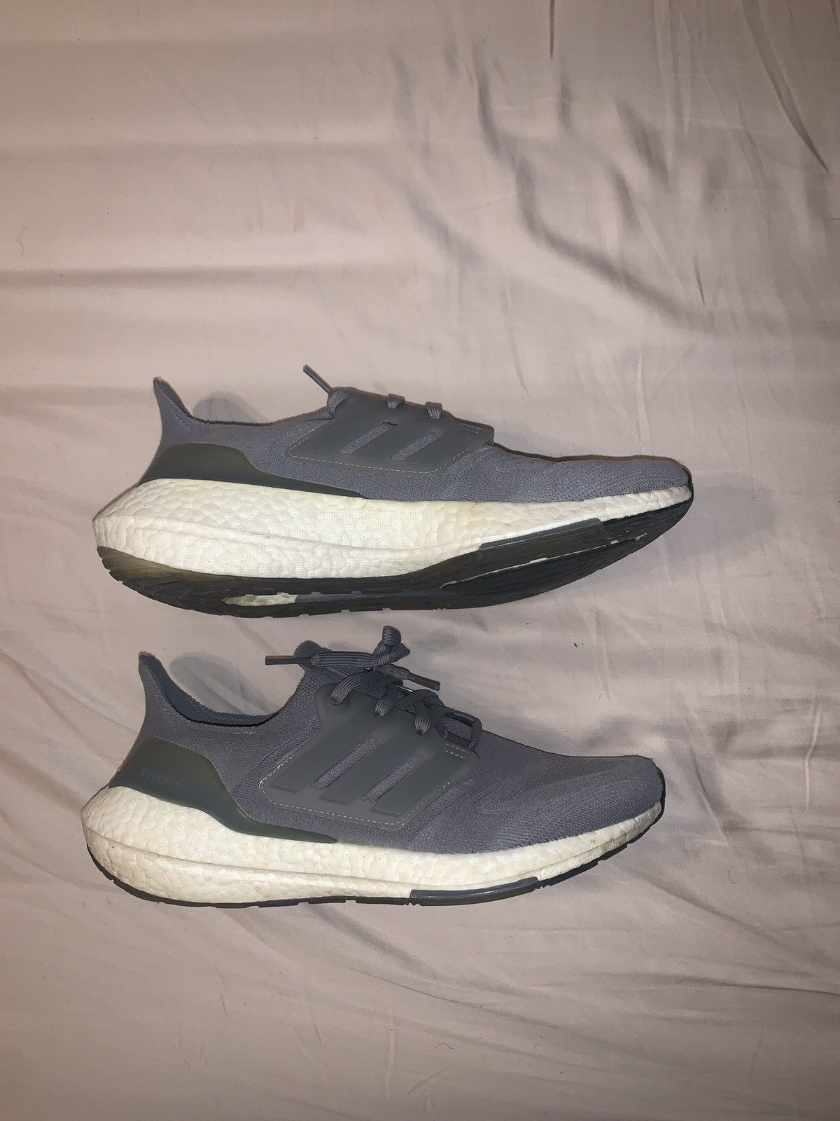 Adidas Adidas Ultraboost 23 Size US 9 / EU 42 - 2 Thumbnail