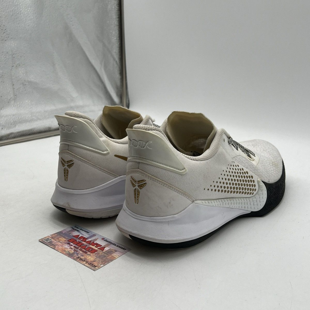 Nike Mamba fury white metallic gold Size US 12 / EU 45 - 5 Thumbnail