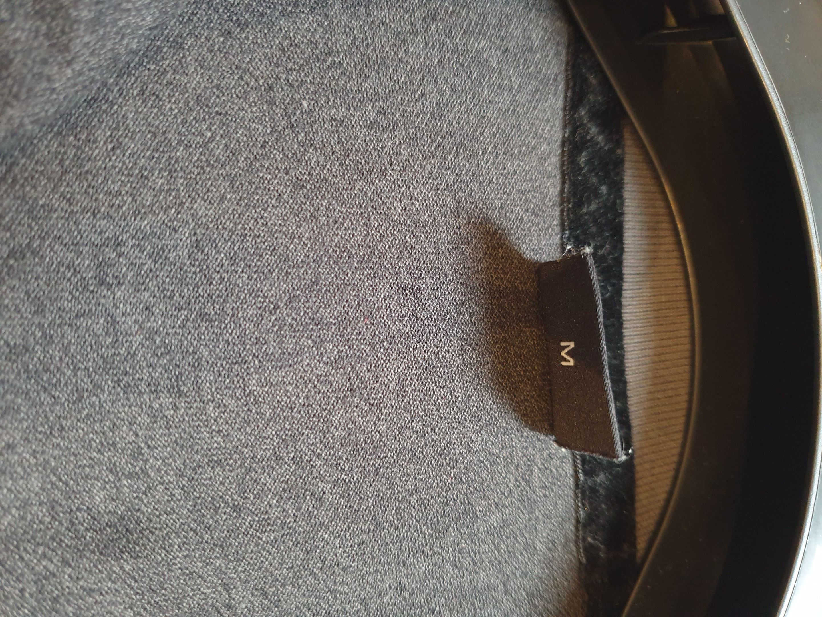 Hugo Boss Longsleeve. Tags on buttons. Size US M / EU 48-50 / 2 - 14 Thumbnail