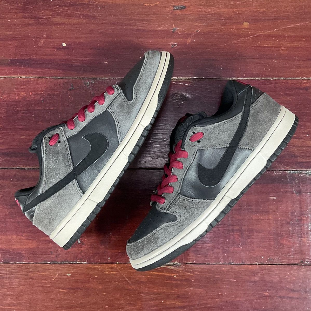 Nike SB Dunk Low Dark Charcoal Black 2010 Size US 8.5 / EU 41-42 - 1 Thumbnail
