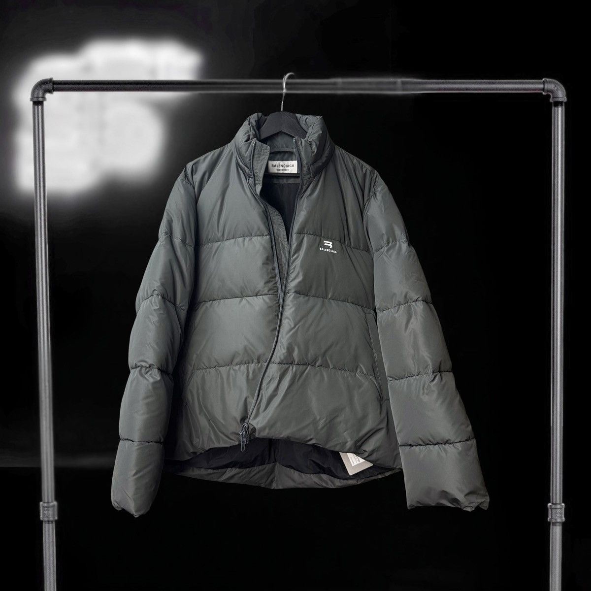 Balenciaga Balenciaga Sporty B Gray Puffer Size US L / EU 52-54 / 3 - 3 Thumbnail