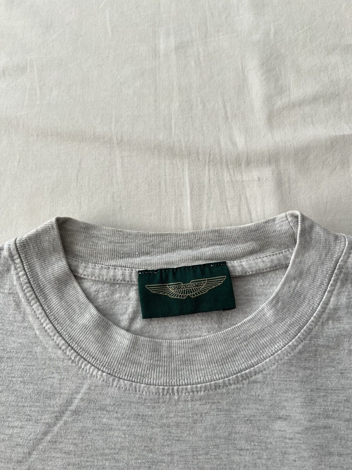 Vintage Vintage 90s Aston Martin DB7 Vantage Cars Gray T-shirt Size US L / EU 52-54 / 3 - 12 Thumbnail