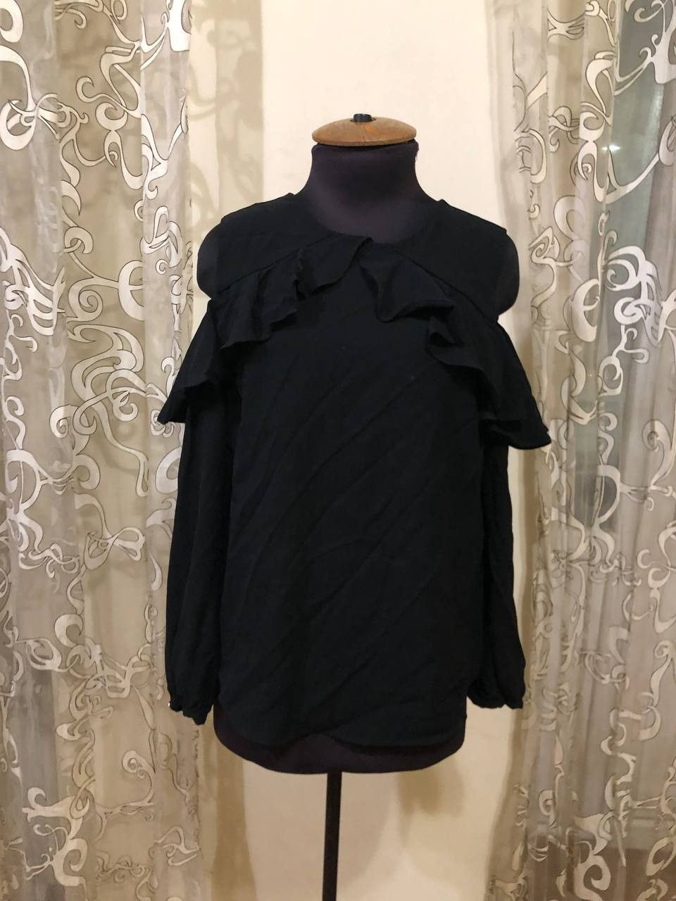 Polo Ralph Lauren RALPH LAUREN Black Georgette Crepe Cold-Shoulder Ruffled Top Size L / US 10 / IT 46 - 1 Thumbnail