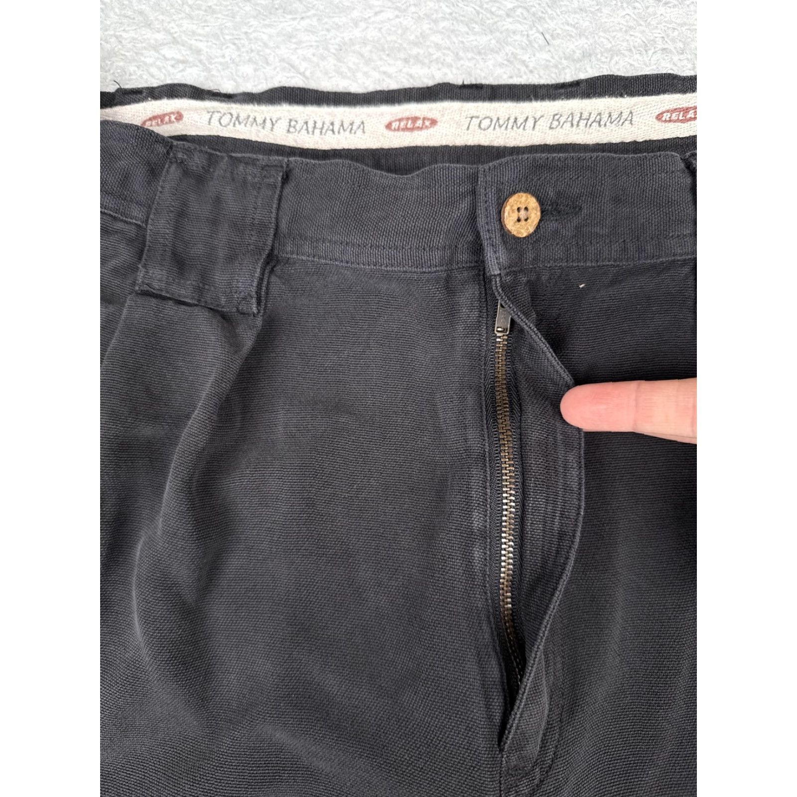 Tommy Bahama Tommy Bahama Shorts Mens 36 Black Silk Pleated Chino Relax Coconut Button Casual Size US 36 / EU 52 - 6 Thumbnail