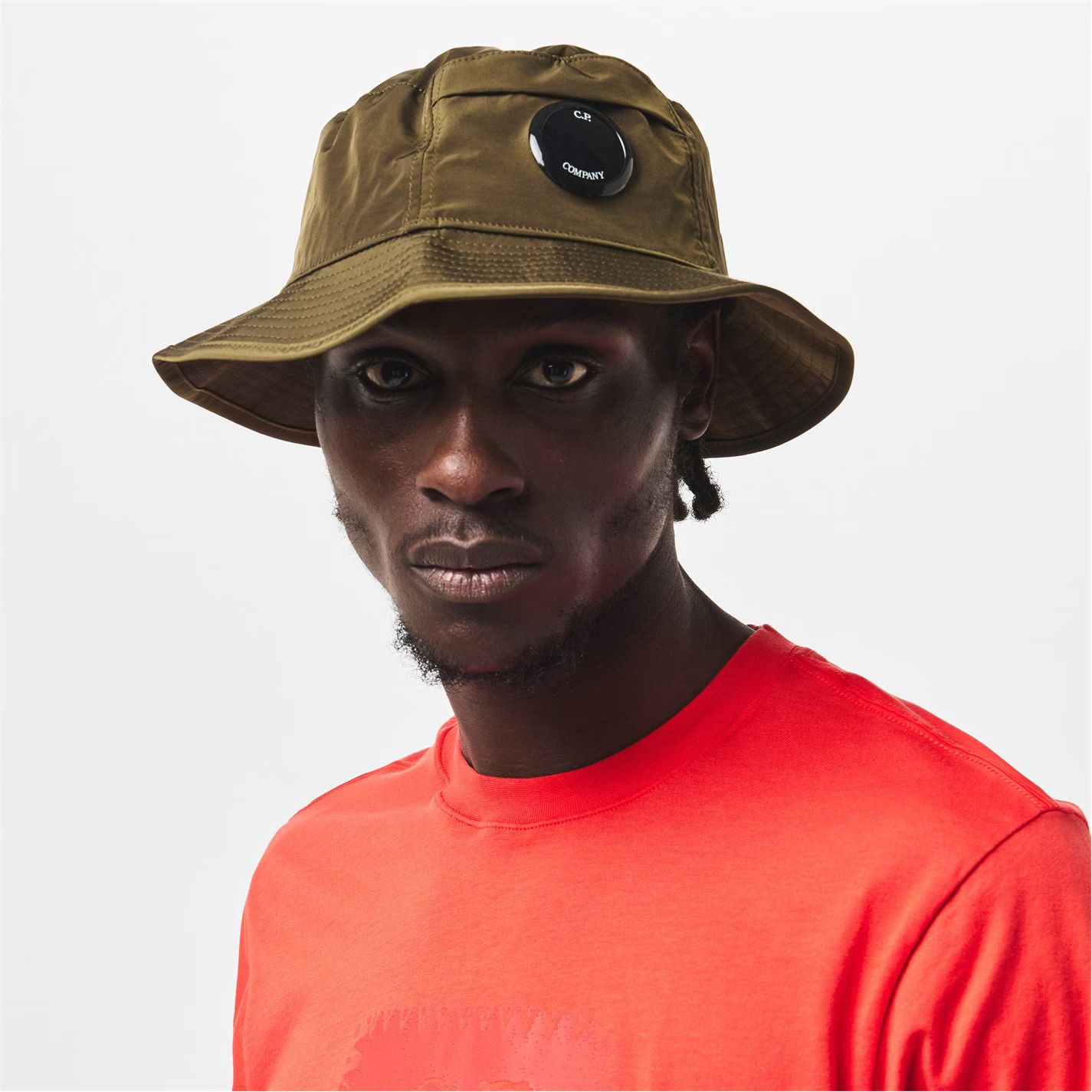 C.P. Company o1g2r1mq0426 Size: L / Chrome Lens Detail Bucket Hat / Cap Size ONE SIZE - 2 Thumbnail