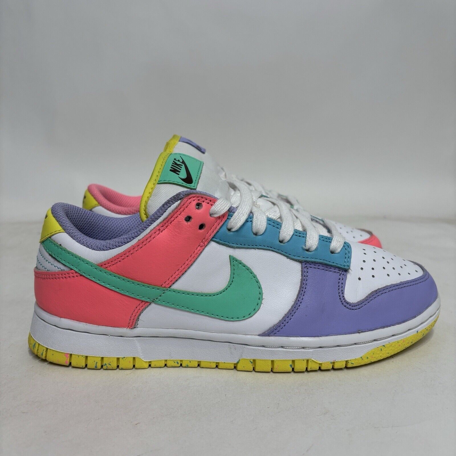 Nike Nike Dunk Low SE WMNS “Easter Candy” 2024 Size US 7 / IT 37 - 4 Thumbnail