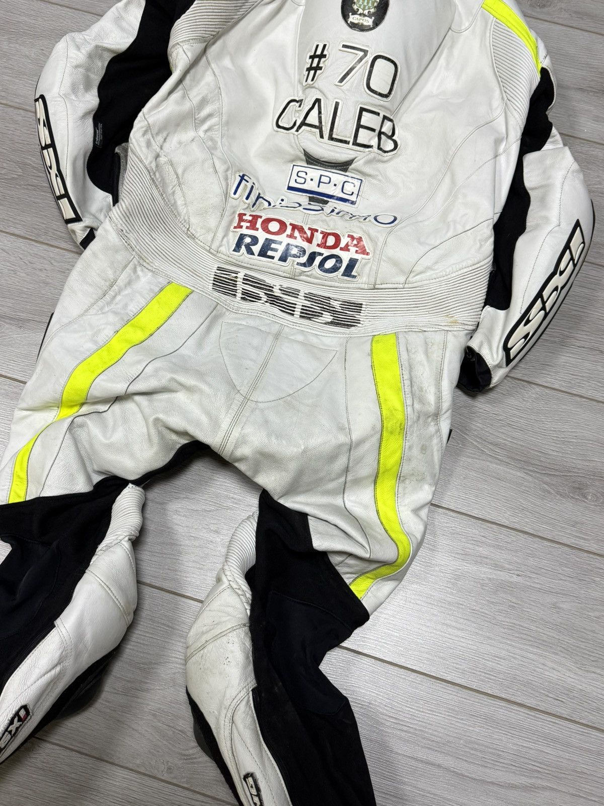 Honda IXS Custom racing leather suit – Honda Repsol livery Size US M / EU 48-50 / 2 - 7 Thumbnail