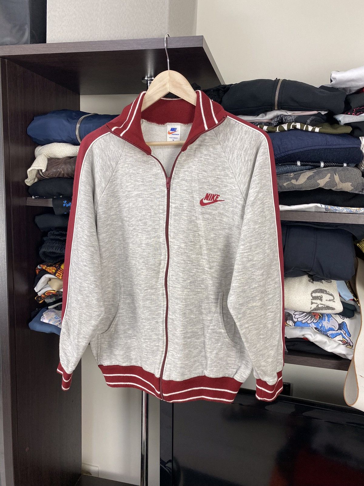 Nike × Vintage Vintage Y2K Nike Small Logo Sweatshirt Size US S / EU 44-46 / 1 - 1 Thumbnail