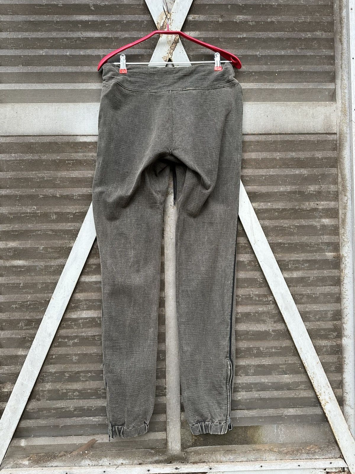 RIPVANWINKLE RIP VAN WINKLE DUSTY BLACK JOGGER PANTS RIRI ZIPPER Size US 30 / EU 46 - 10 Thumbnail