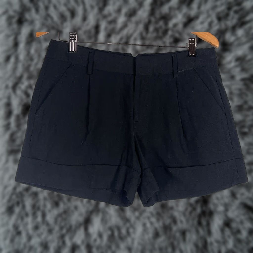Gap Gap Black Shorts Women’s 6 VGUC Cuffed Mom Shorts Womens Size 6 Black Size 28" / US 6 / IT 42 - 1 Thumbnail