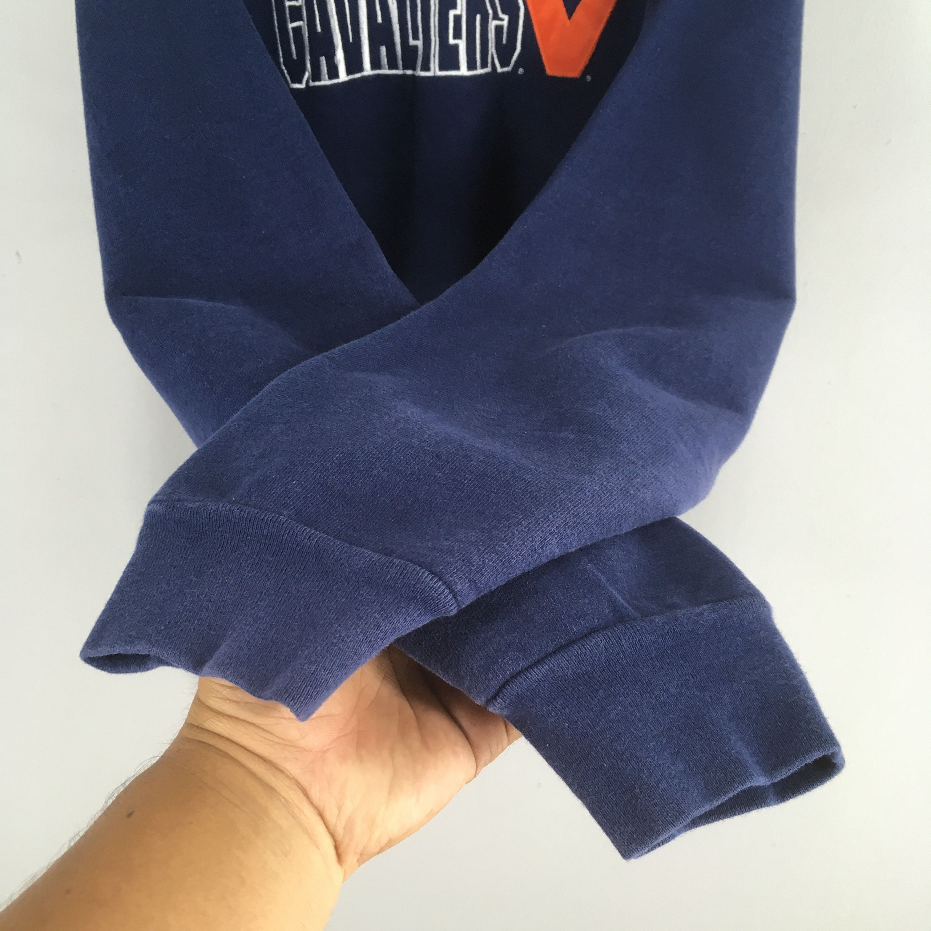 NCAA Vintage Virginia Cavaliers NCAA Sweatshirt 2XLarge Size US XXL / EU 58 / 5 - 4 Thumbnail