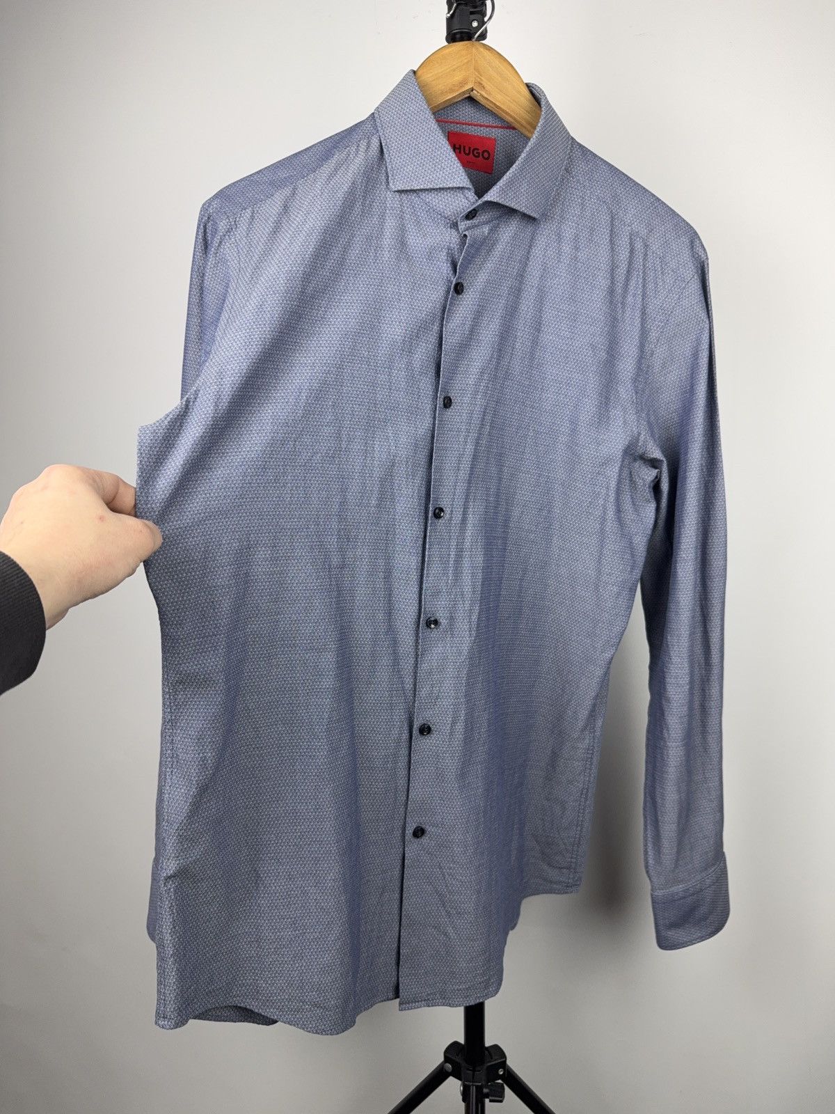 Hugo Boss Luxury 00s Hugo Boss Red Tag Slim Fit Blue Dress Shirt Size US L / EU 52-54 / 3 - 5 Thumbnail