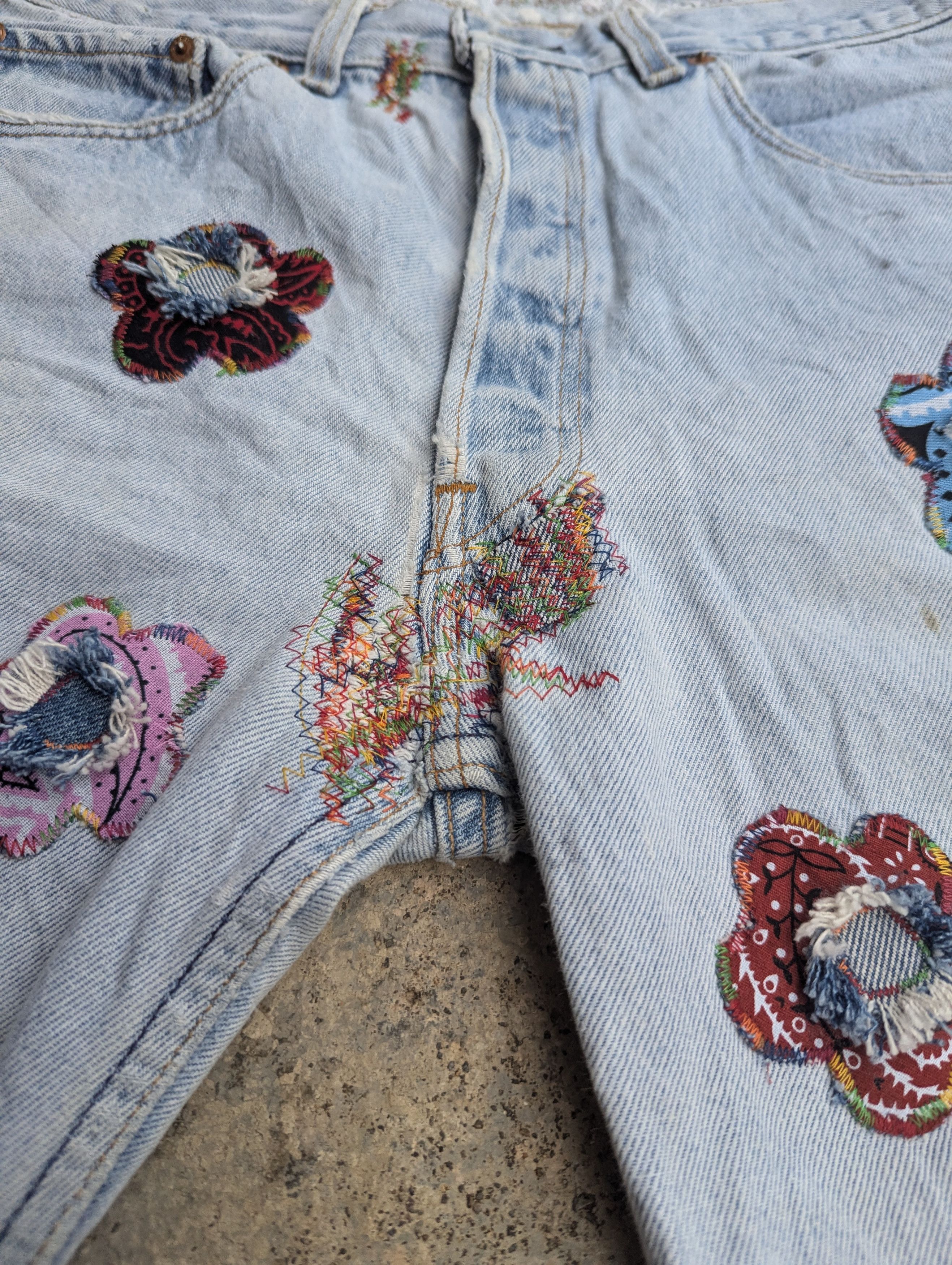 Levi's Vintage Levis 501 Custom Made Flower Patches Size US 31 - 5 Thumbnail