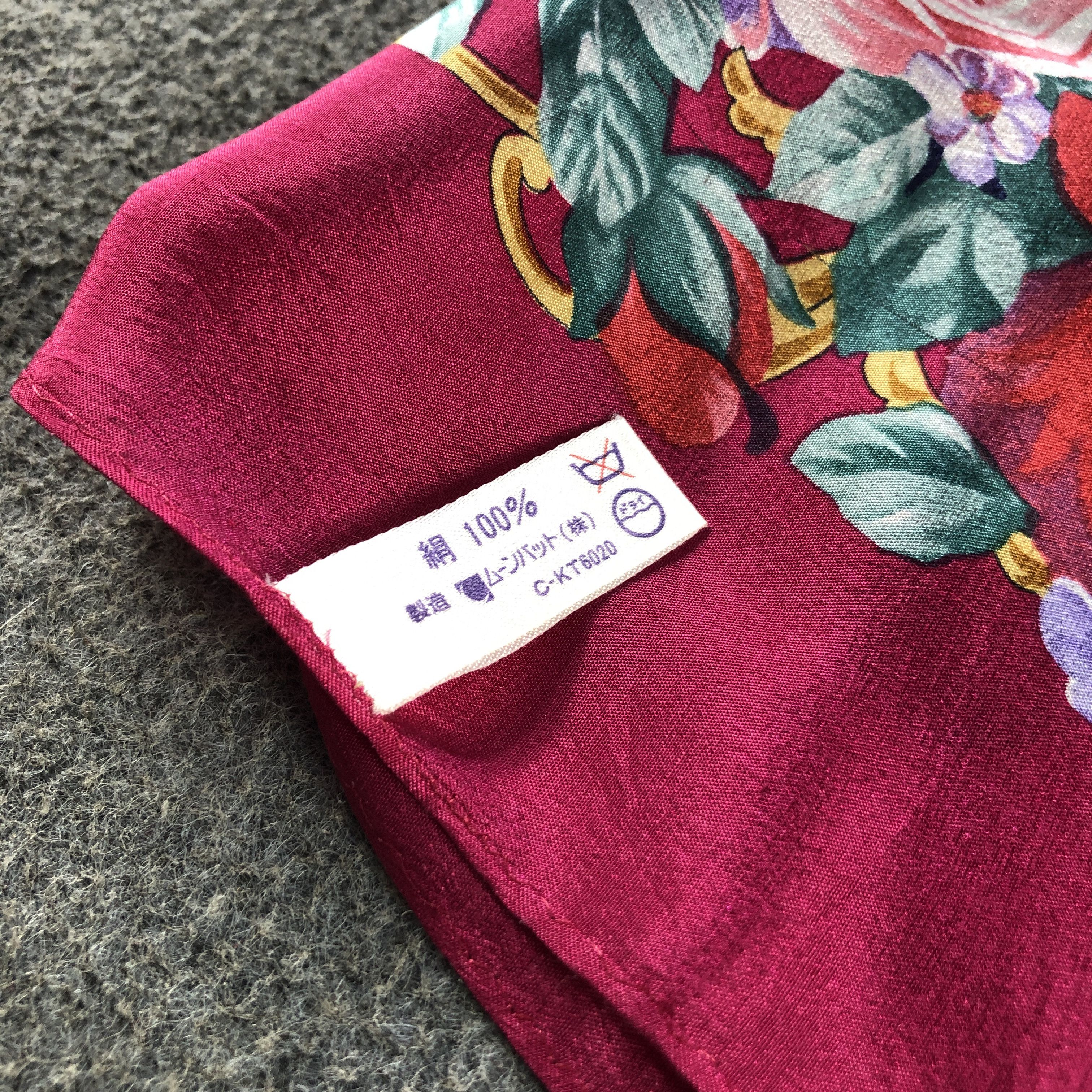 Vintage Luxury Floral Silk Scarf M1368 Size ONE SIZE - 4 Thumbnail