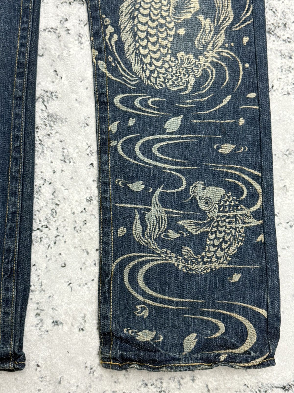 Karakuri Tamashii Karakuri Tamashii Koi Fish Printed Denim Jeans Sukajan Style Size US 32 / EU 48 - 8 Thumbnail