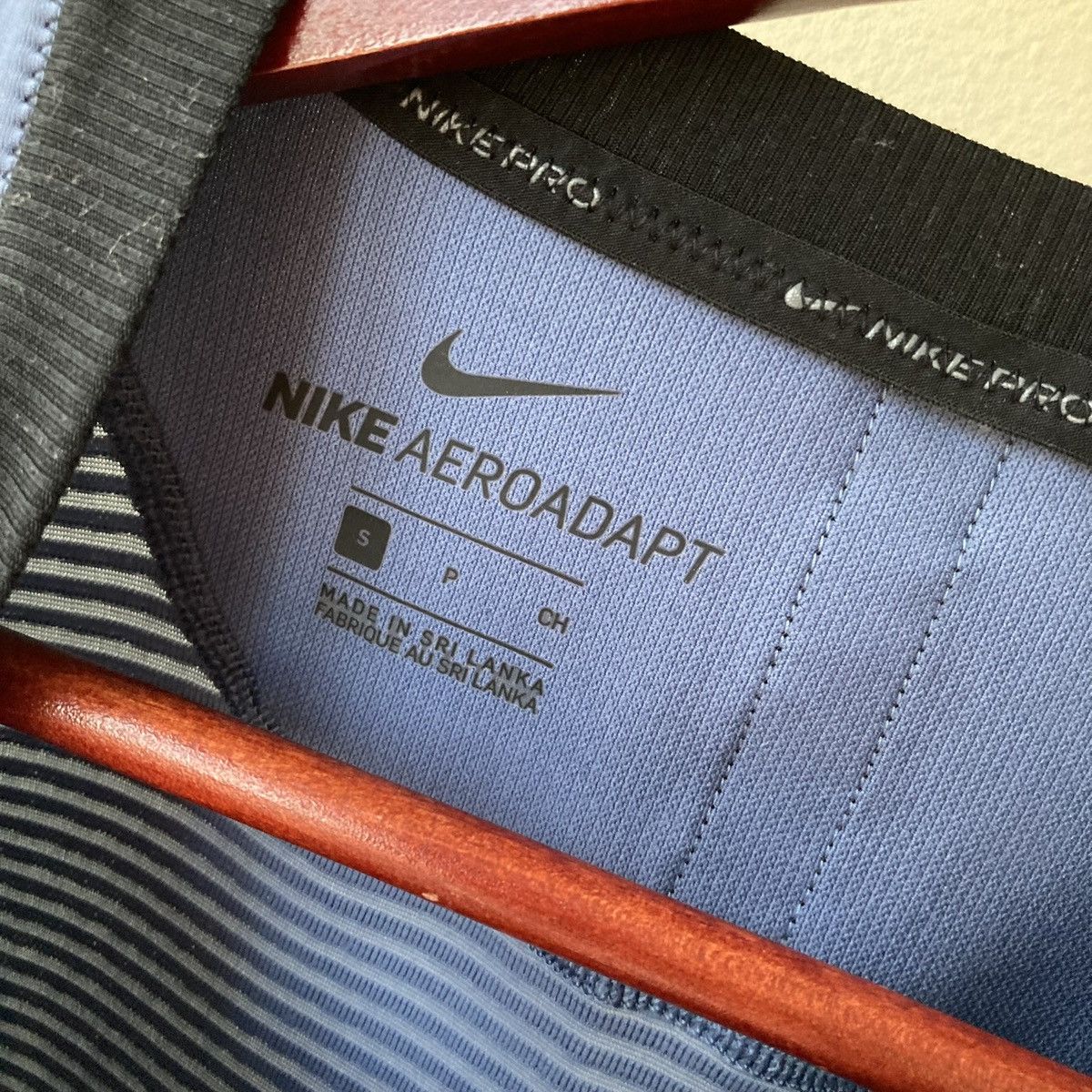 Nike Nike Pro Aeroadapt Sportswear T Shirt Gym Style Casual Blue Size US S / EU 44-46 / 1 - 3 Thumbnail
