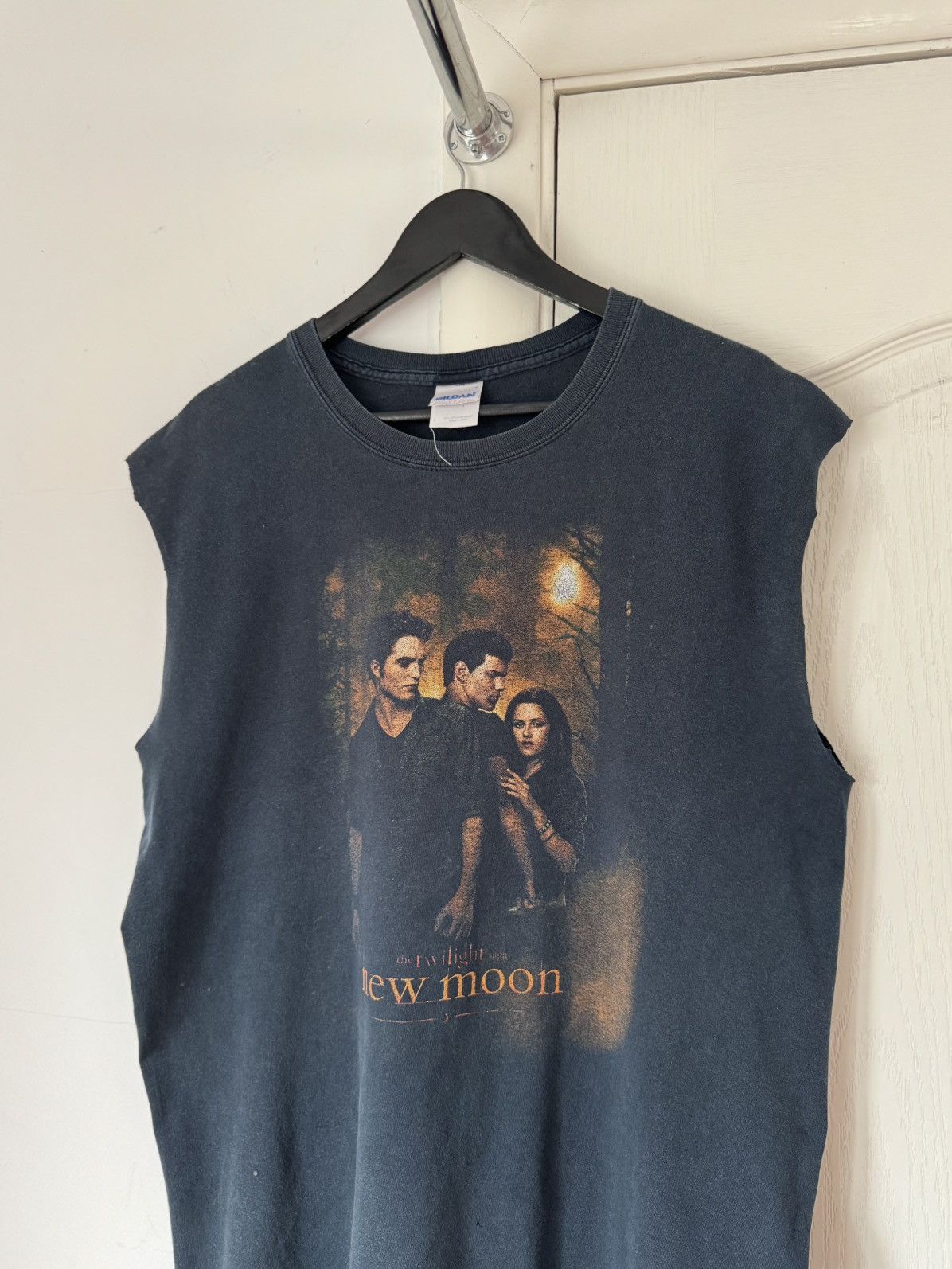 Band Tees Vintage 2009 The Twilight Saga New Moon Movie Tanktop Tee Size US L / EU 52-54 / 3 - 3 Thumbnail
