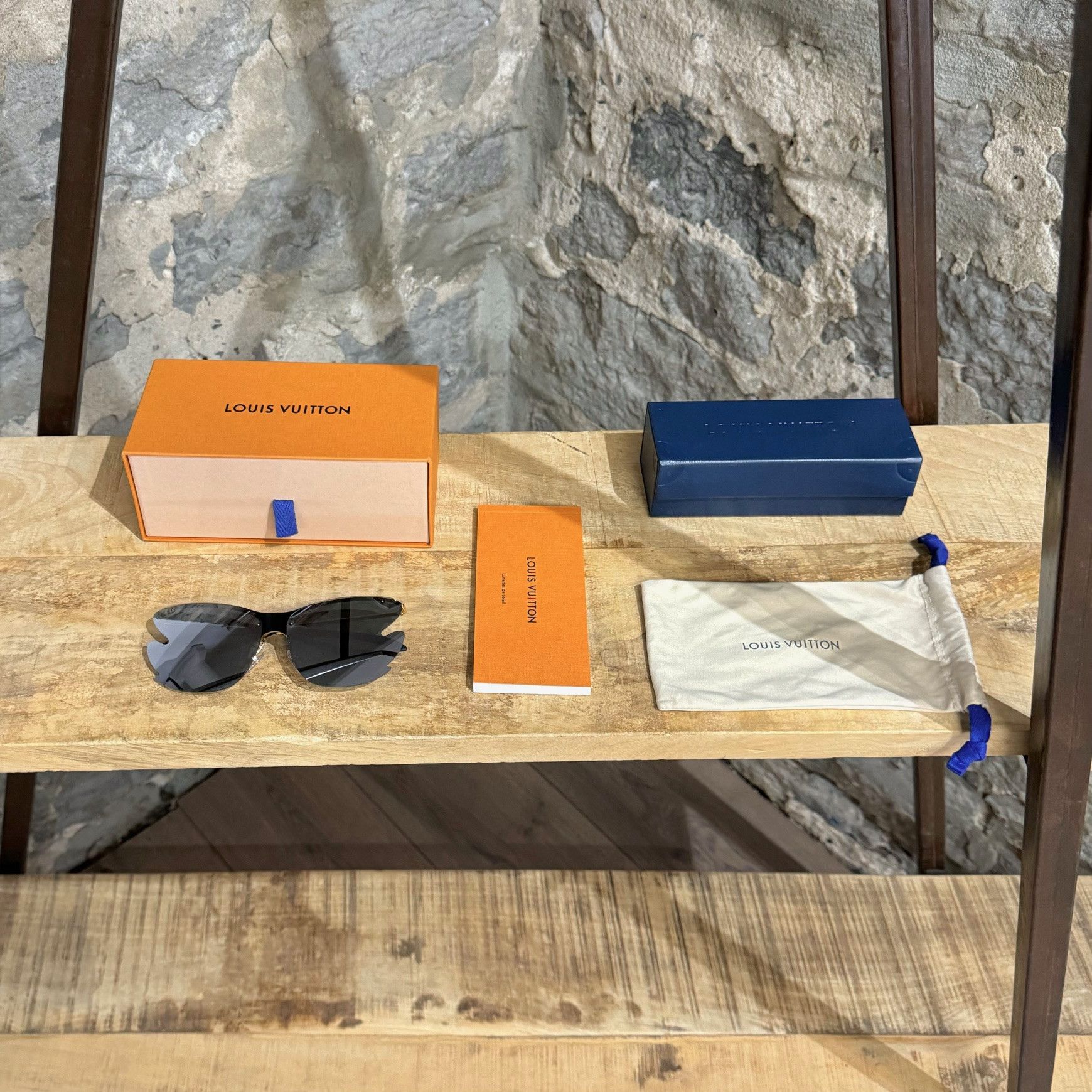 Louis Vuitton Louis Vuitton Z1235E Bohemian Vuittony Shield Sunglasses Size ONE SIZE - 14 Thumbnail
