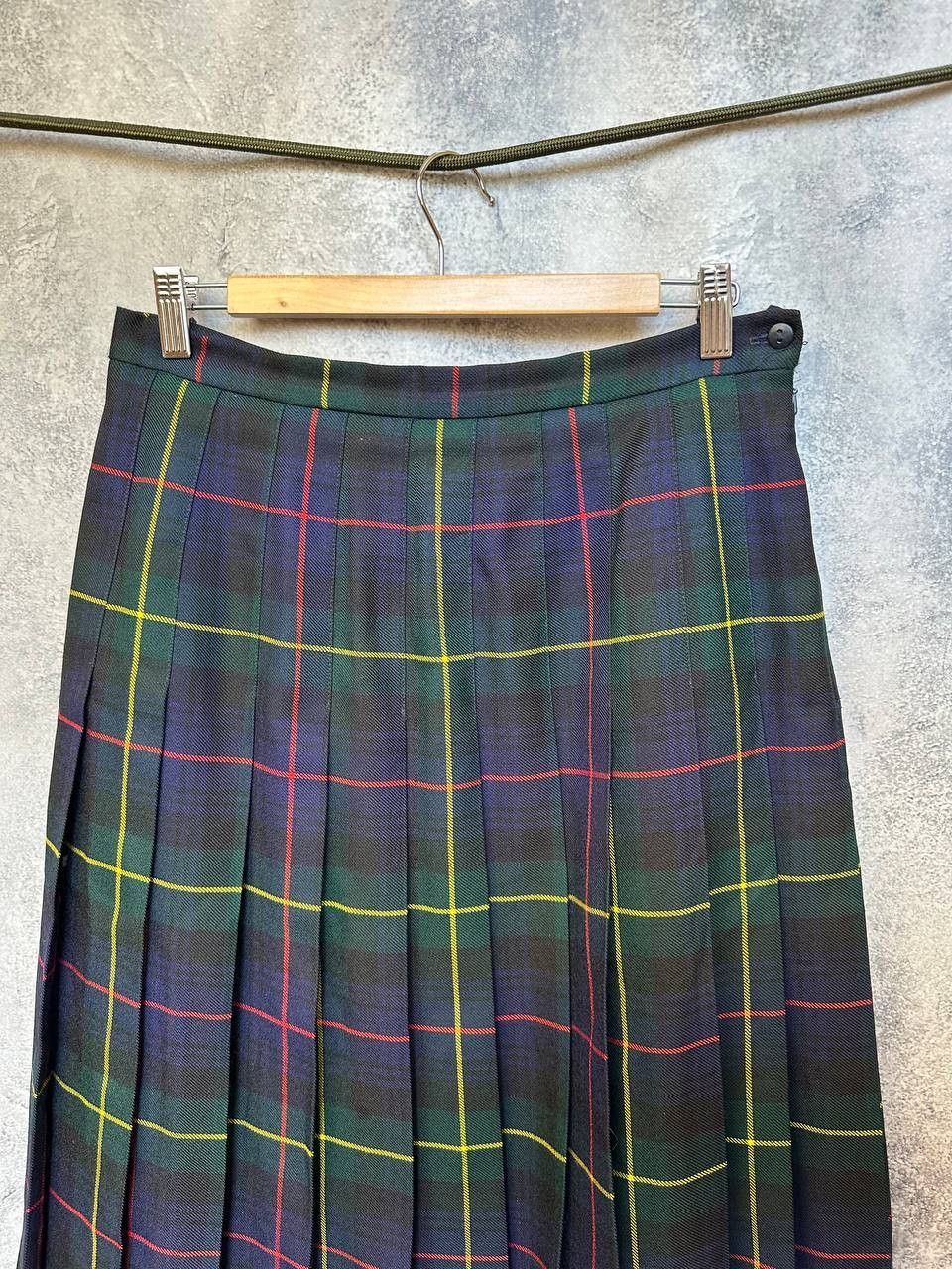 Pringle Of Scotland Pringle of Scotland Tartan Pleated Wool Skirt UK Vintage Size 30" / US 8 / IT 44 - 5 Thumbnail