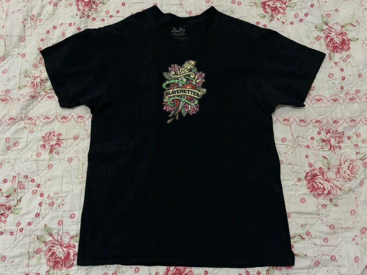 Vintage 🧛‍♂️”SLAYERETTES” Buffy The Vampire Slayer Tshirt 🧛‍♂️ Size US L / EU 52-54 / 3 - 1 Thumbnail