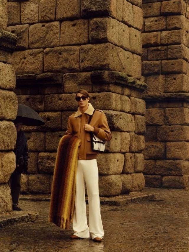 Loewe LOEWE A one-piece jacket with fur Size L / US 10 / IT 46 - 5 Thumbnail