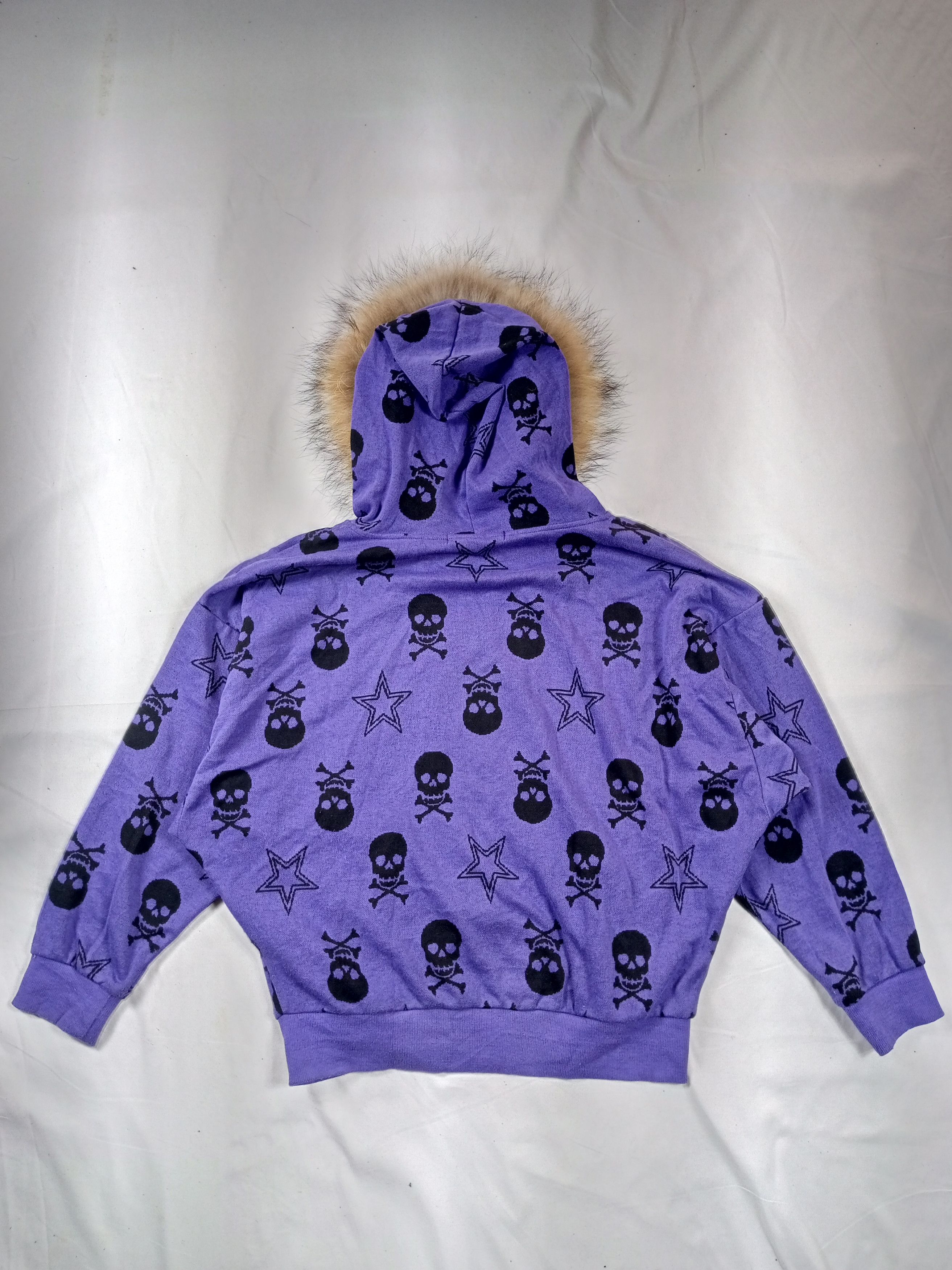 Japanese Brand 2000s Petit Berry Skull Print - Batwing Fur hoodie Size US M / EU 48-50 / 2 - 13 Thumbnail