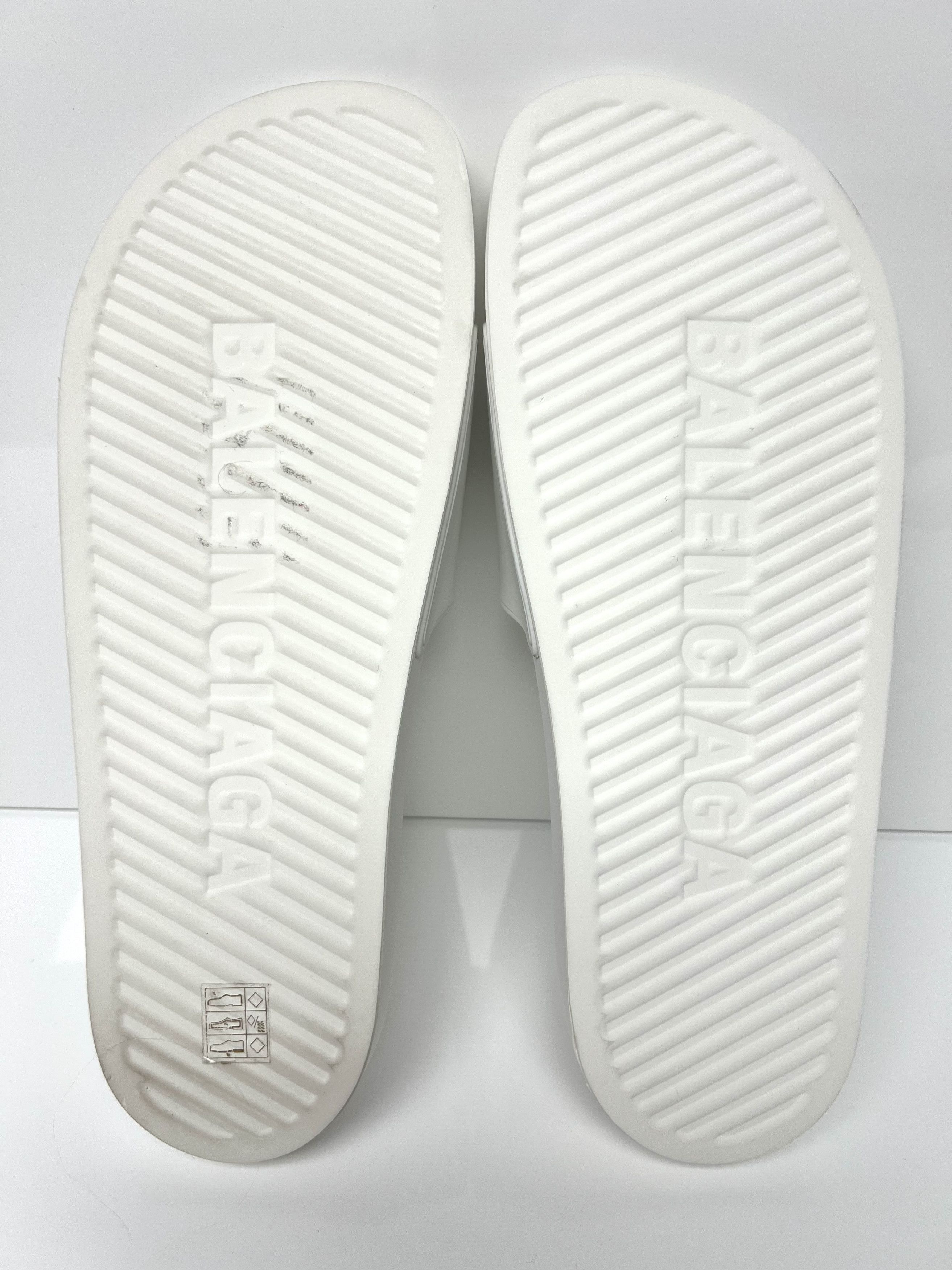 Balenciaga NEW, BALENCIAGA W/ LOGO DESIGN MENS RUBBER SLIDES Size US 12 / EU 45 - 9 Thumbnail