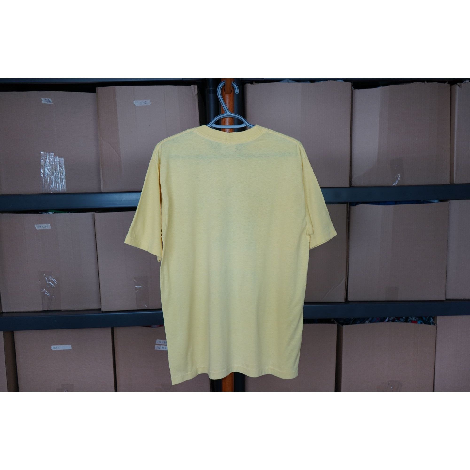 Vintage 90s Frontier Las Vegas Yellow Distressed L VTG Tshirt #387 Size US L / EU 52-54 / 3 - 2 Thumbnail