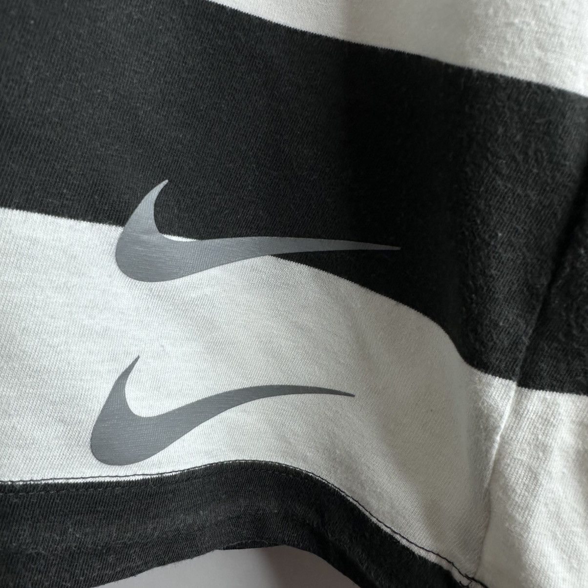 Nike Nike Big Logo Rare T shirt Size US XL / EU 56 / 4 - 6 Thumbnail