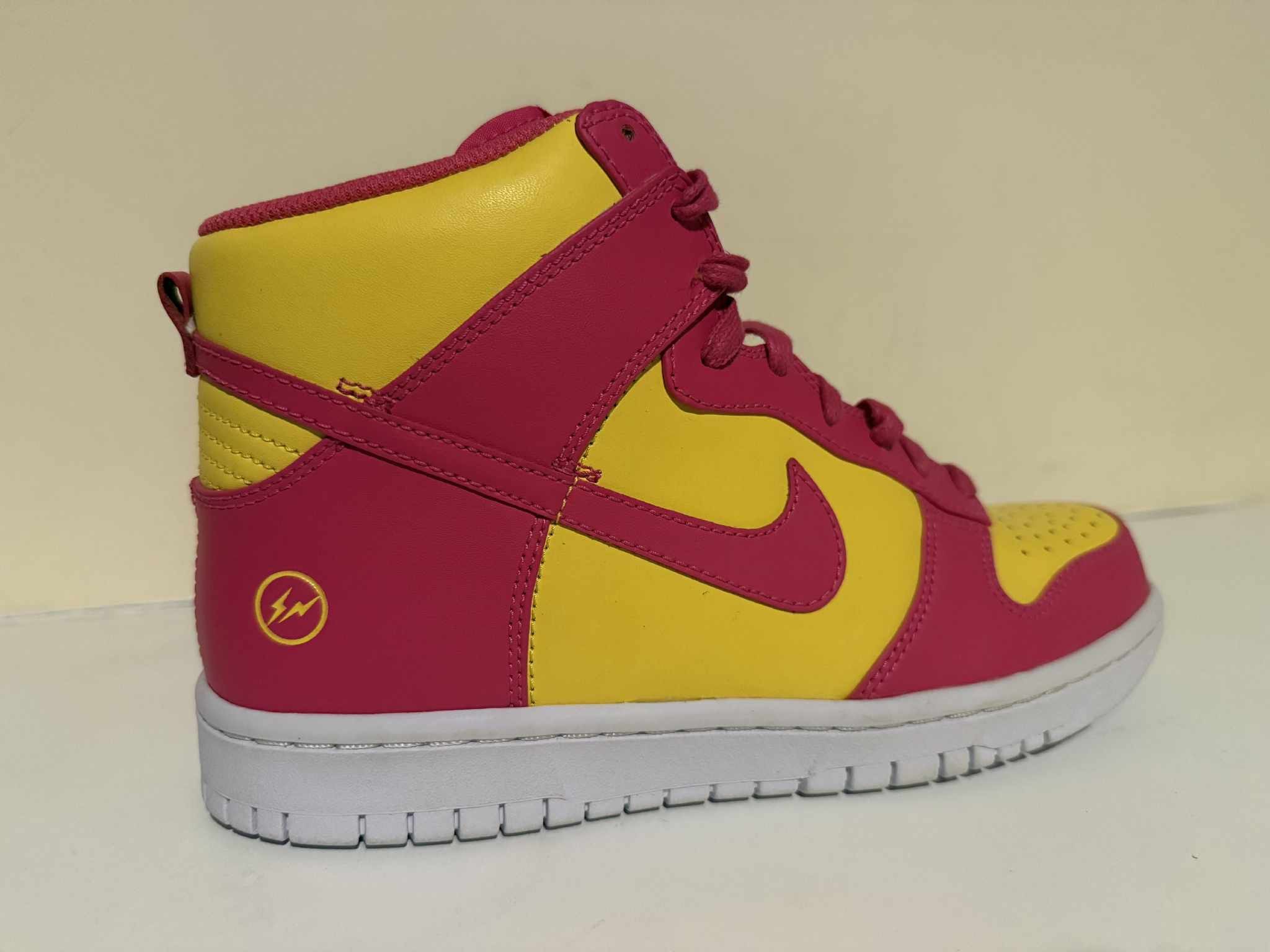 Fragment Design × Nike Nike Fragment Design x Dunk High City Pack - London Size US 7 / EU 40 - 13 Thumbnail