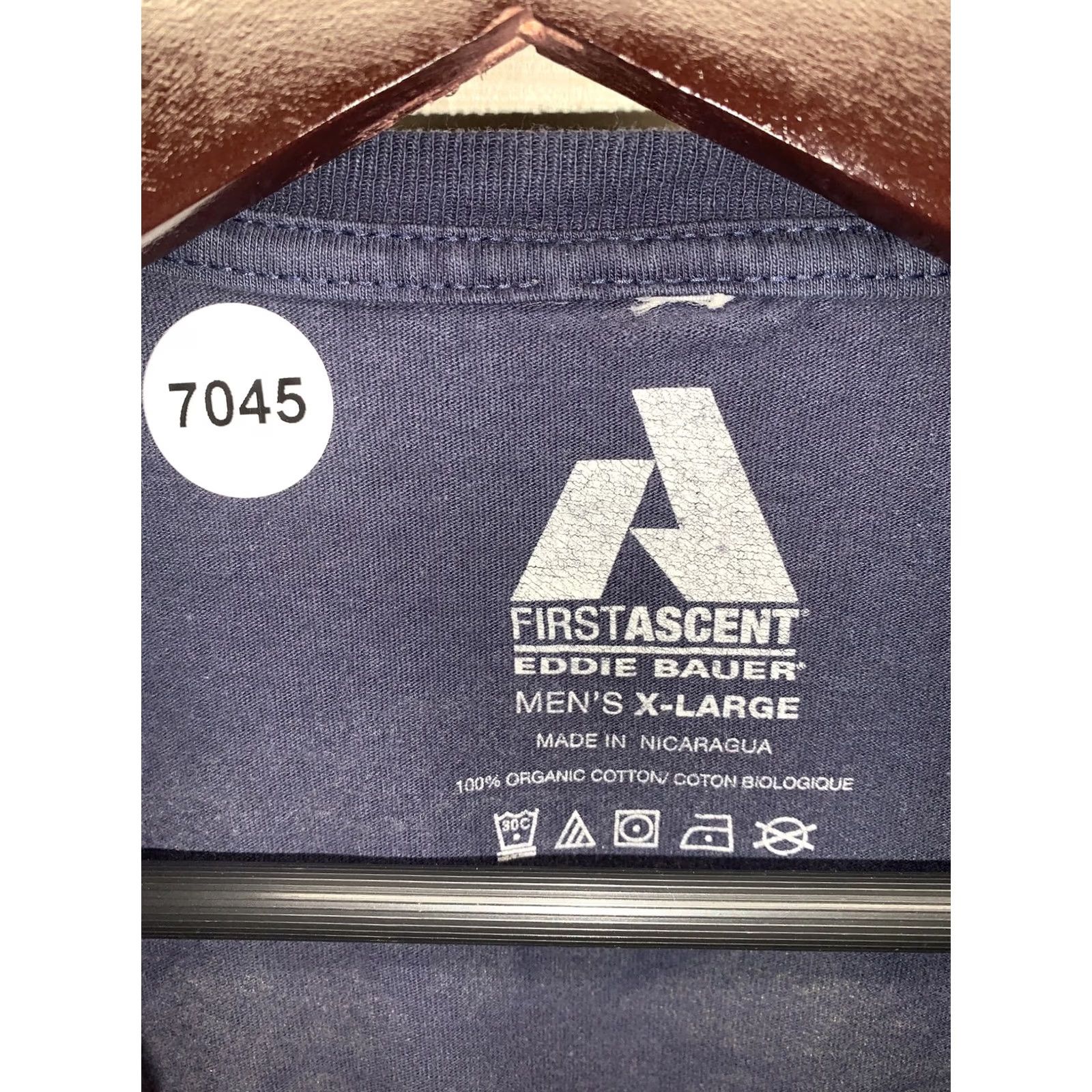 Eddie Bauer Eddie Bauer T Shirt Mens XL-7045 Accent Organic Cotton Graphic Blue 1st Distressed Logo Basic Activewear Shirts Mens XL Blue 7045 Size US XL / EU 56 / 4 - 5 Thumbnail