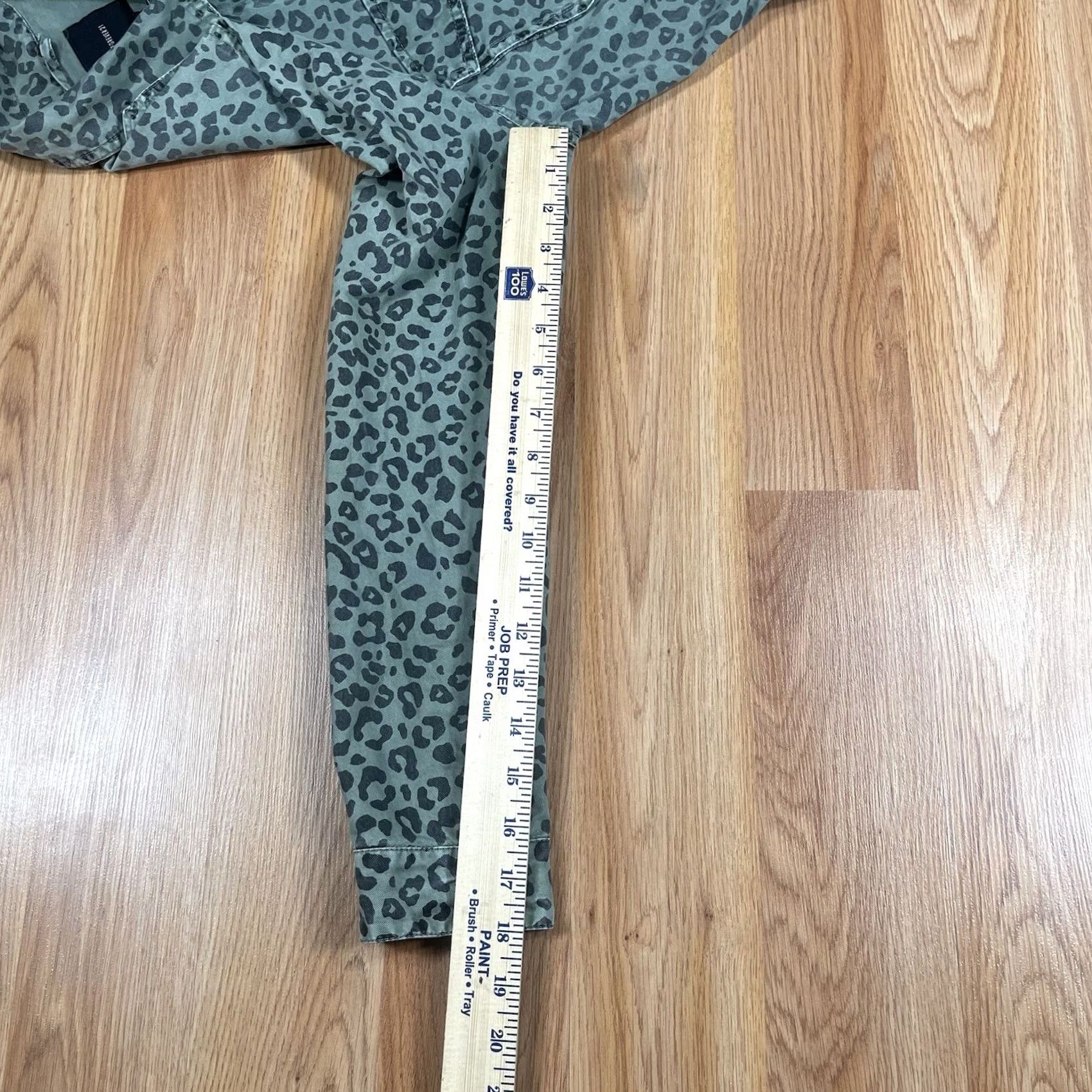 Forever 21 Forever 21 Jacket Camouflage Womens Size M Front Zip Button Coat Shirt Long Sleeve Jacket Womens Mens? Size M / US 6-8 / IT 42-44 - 7 Thumbnail
