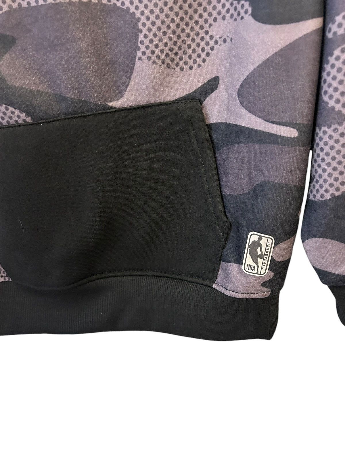 NBA NBA BOY'S BLACK HOODIE SIZE M 10-12 ) Size US M / EU 48-50 / 2 - 5 Thumbnail