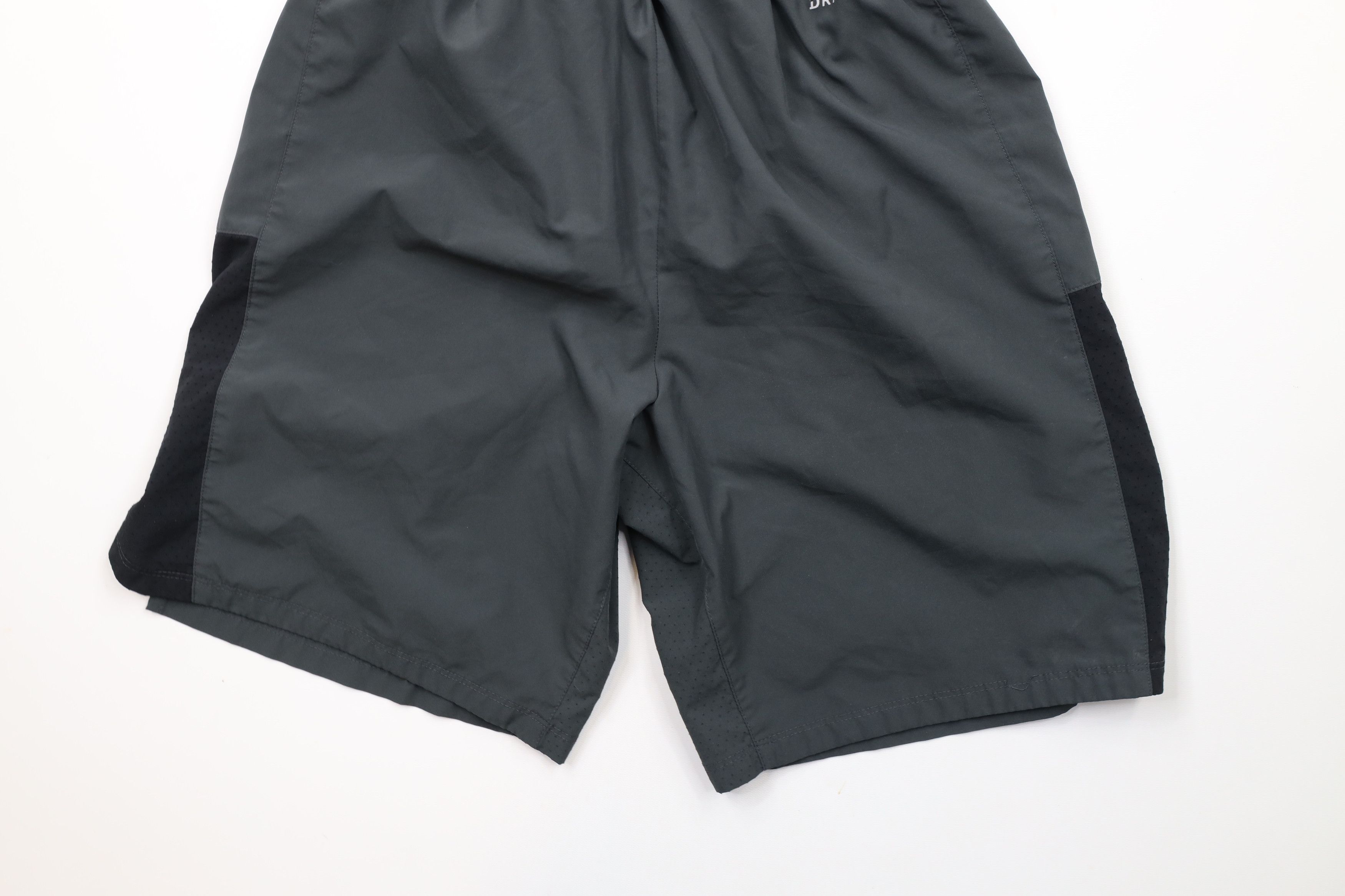 Nike × Vintage Vintage Nike Block Travis Scott Swoosh Lined Shorts Gray Size US 32 / EU 48 - 11 Thumbnail