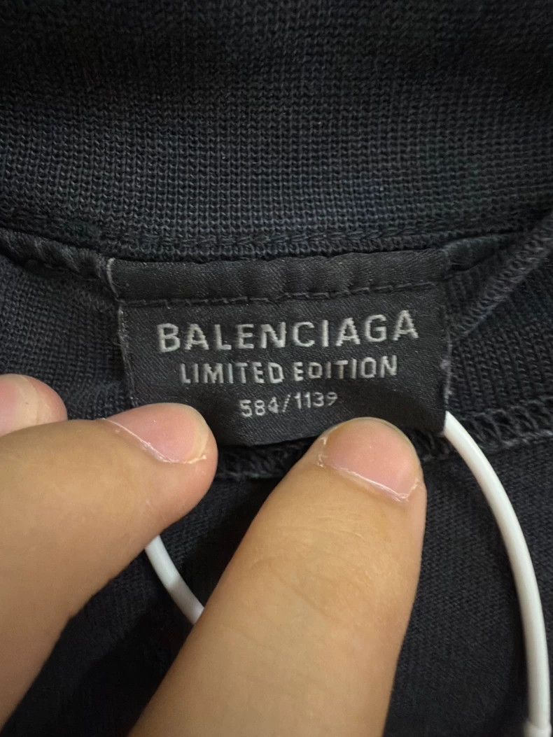Balenciaga Balenciaga No short sleeves Size US L / EU 52-54 / 3 - 3 Thumbnail