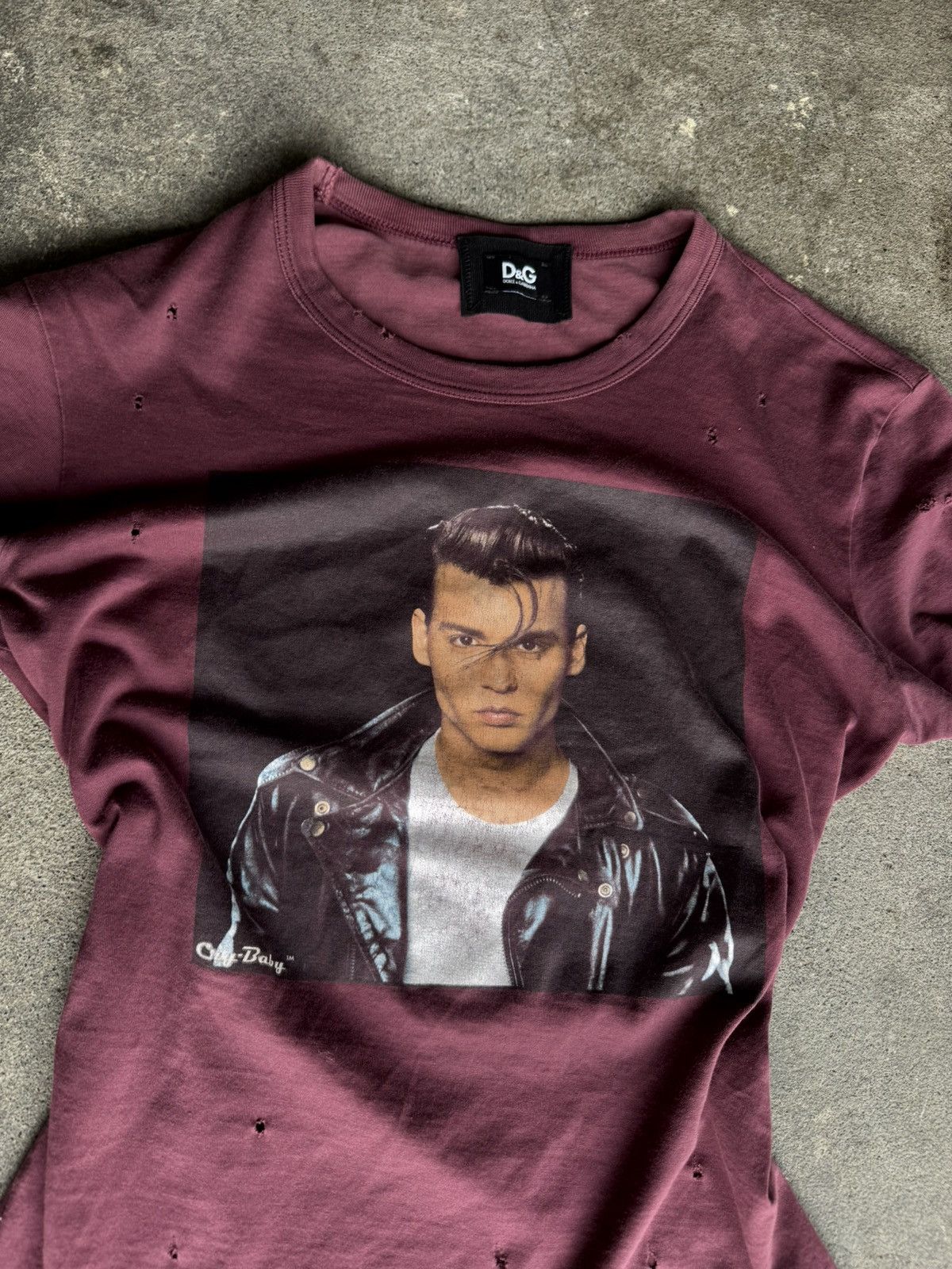 Dolce & Gabbana Dolce & Gabbana Johnny Depp Graphic Tee – Distressed Burgund Size US S / EU 44-46 / 1 - 2 Thumbnail