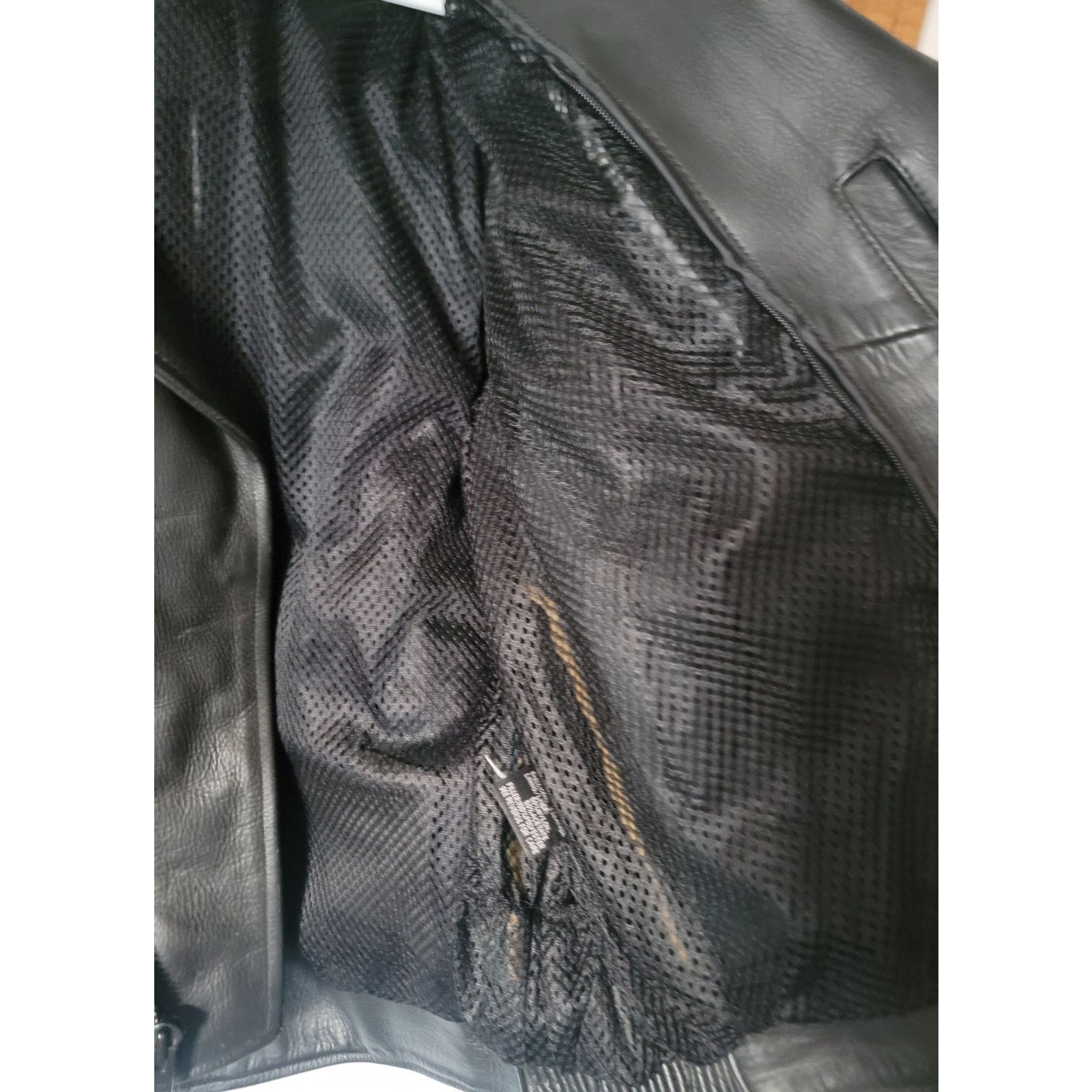 Other Men's Black Genuine Leather Motorcycle Biker Jacket Size 40 Size US M / EU 48-50 / 2 - 6 Thumbnail