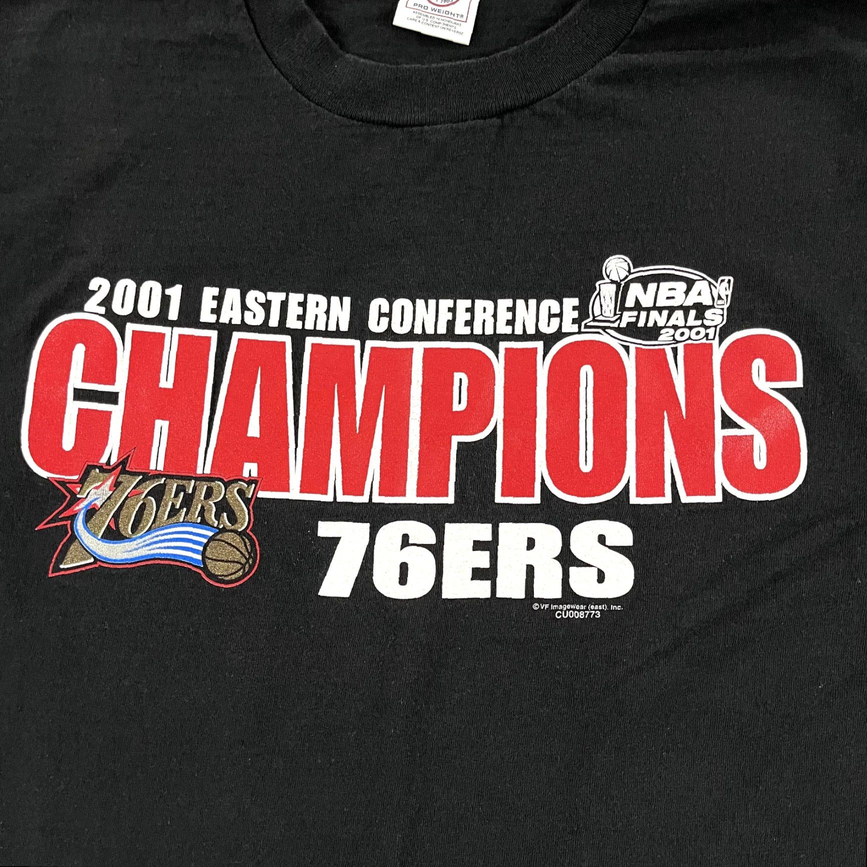 Delta VINTAGE Philadelphia 76ers Shirt Mens M 2001 Eastern Conference Champions Black Cotton Graphic Print Logo Crew Neck Short Sleeve T-Shirt Men Size US M / EU 48-50 / 2 - 2 Thumbnail