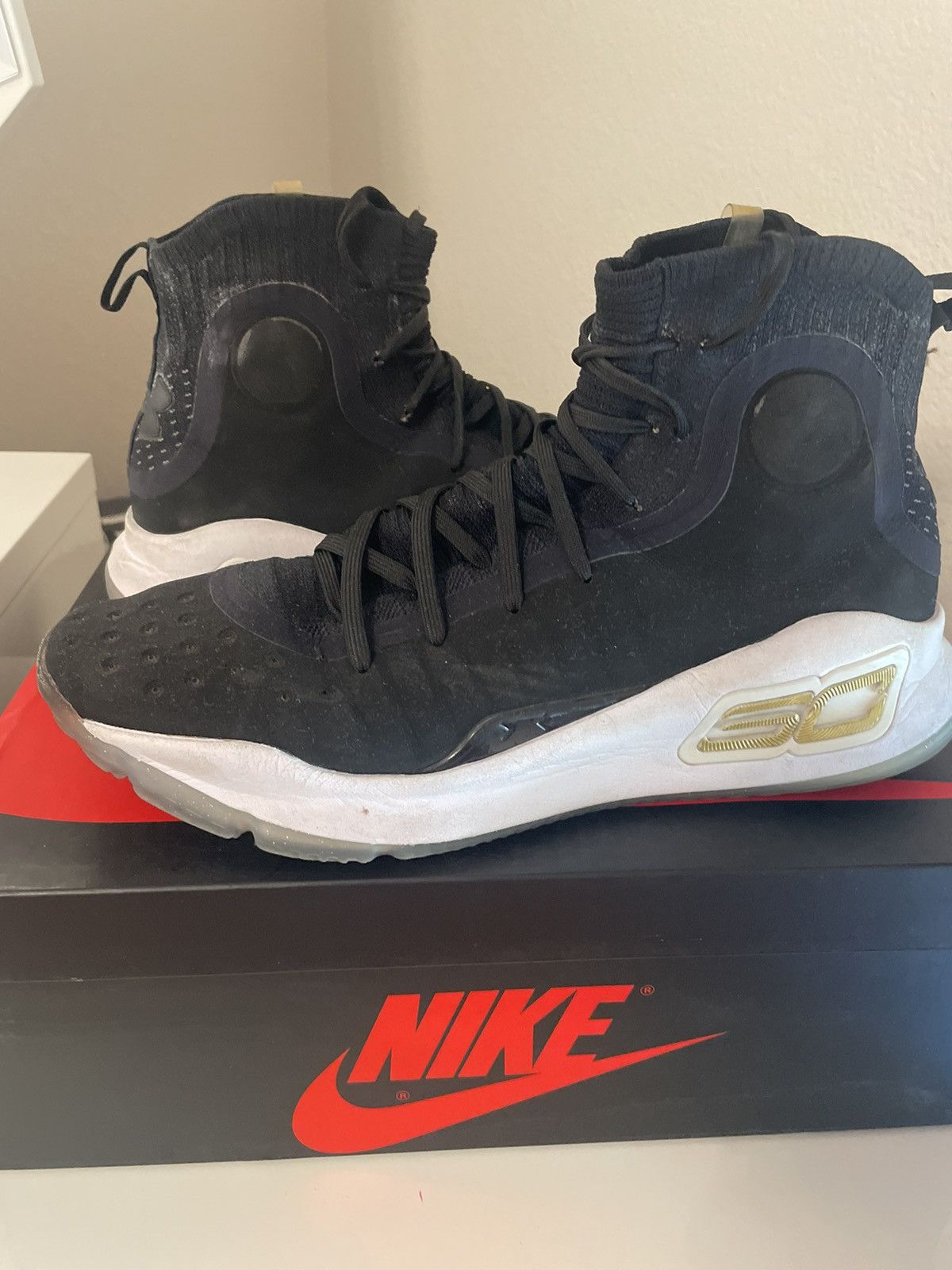 Under Armour Curry 4 More dimes Size US 11 / EU 44 - 1 Thumbnail