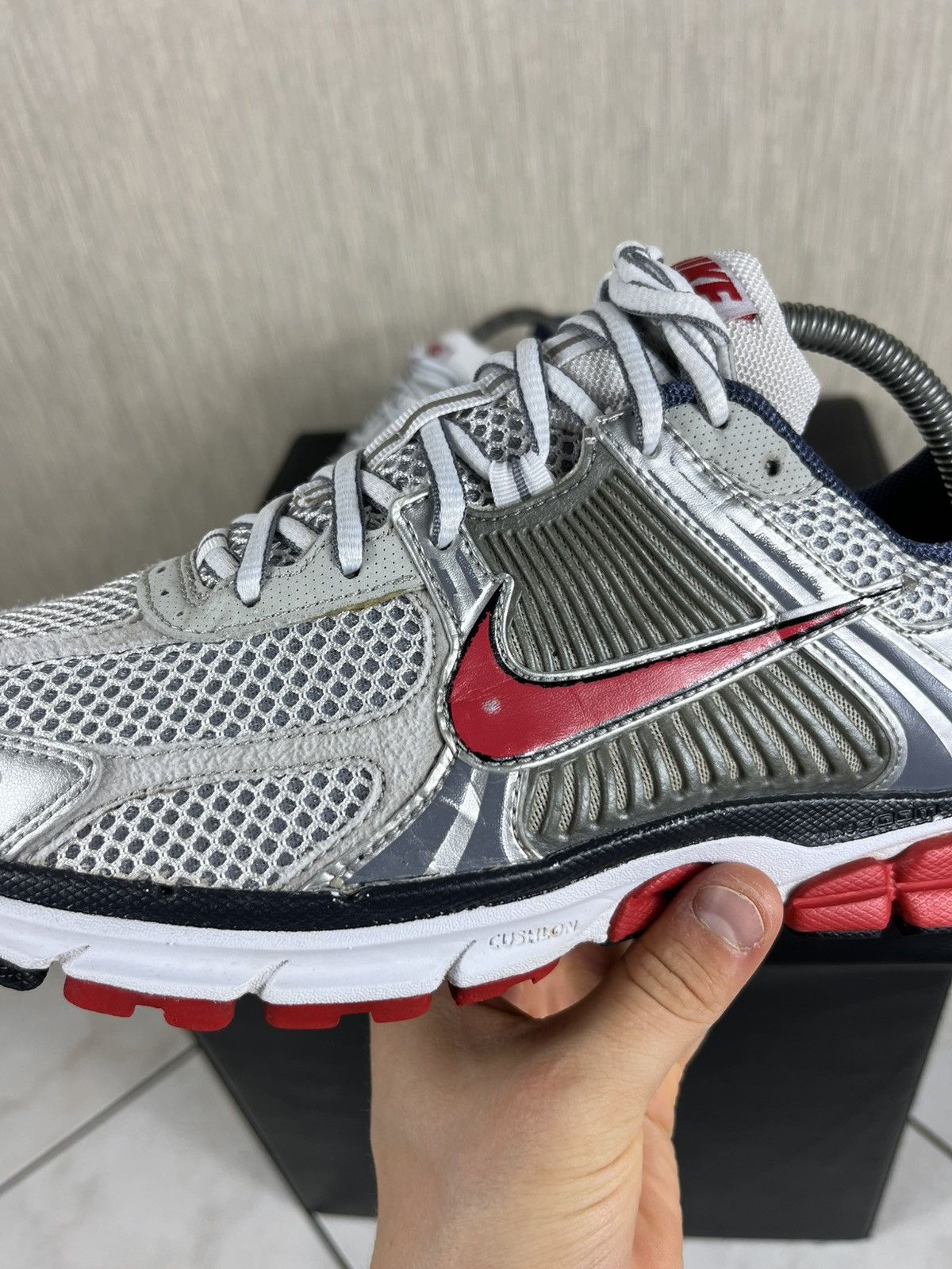 Nike Vintage Nike Vomero 5 mesh y2k silver retro sneakers shoes Size US 8 / EU 41 - 16 Thumbnail
