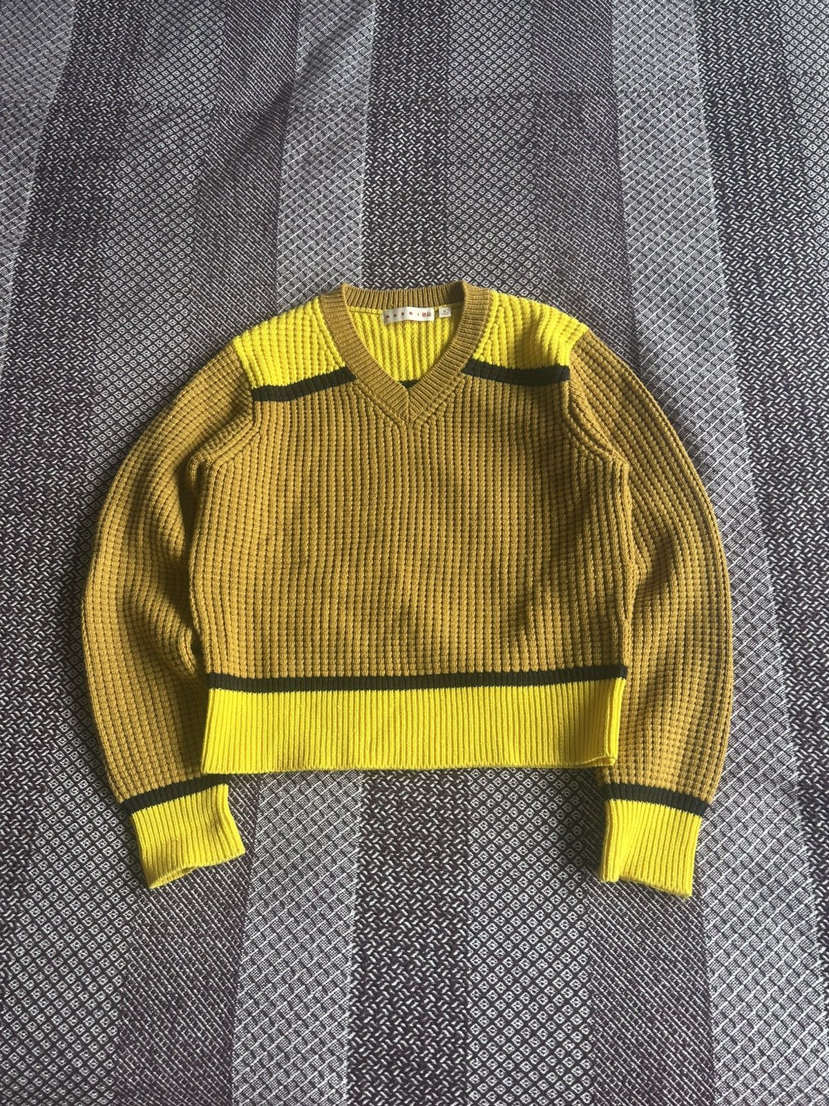 Japanese Brand × Marni Uniqlo x Marni Knitted V Neck Long Sleeve Sweater Streetwear Size XL / US 12-14 / IT 48-50 - 1 Thumbnail