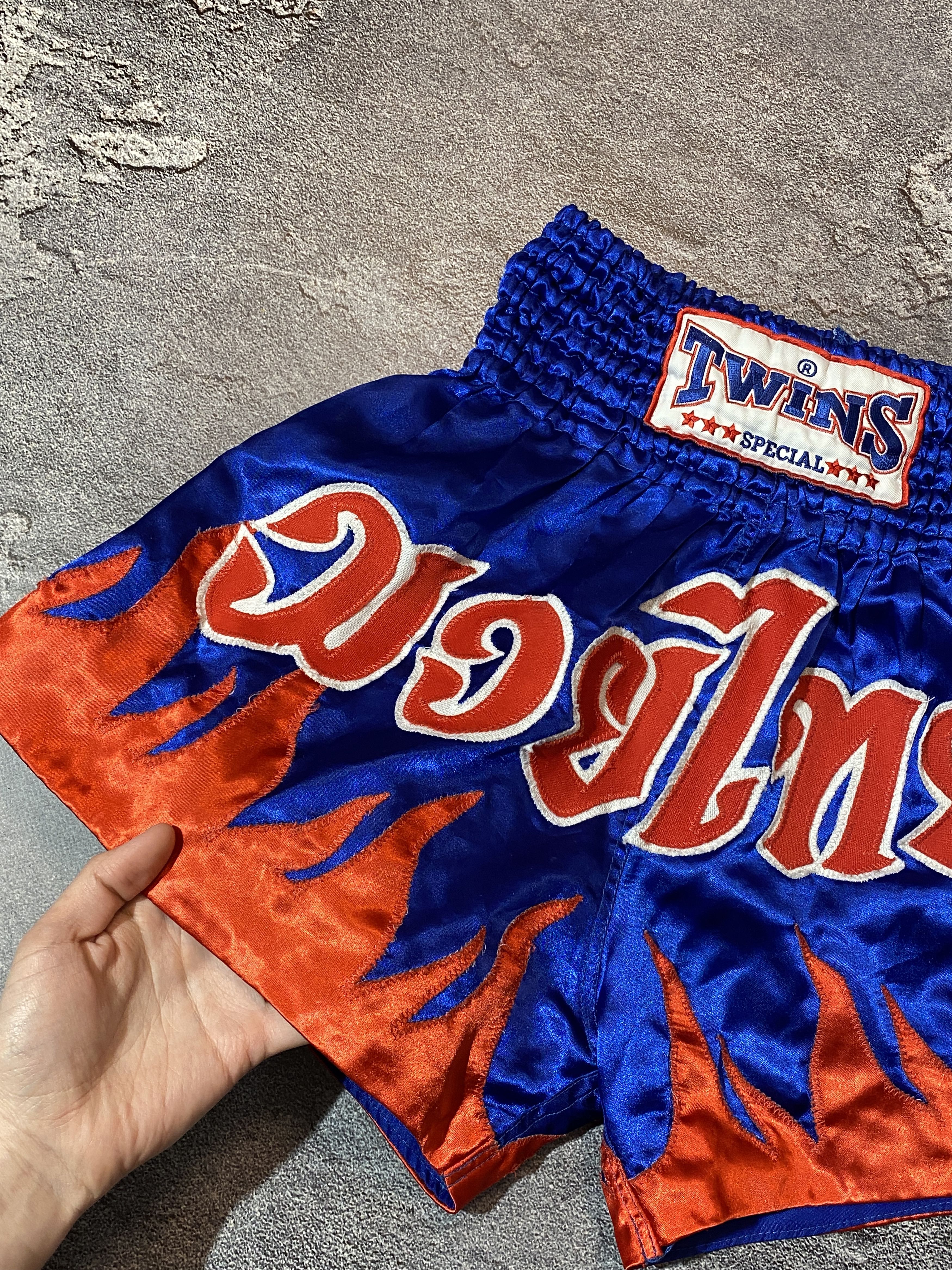 Japanese Brand Vintage 90s Twins Muay Thai Fire Shorts Size US 34 / EU 50 - 2 Thumbnail