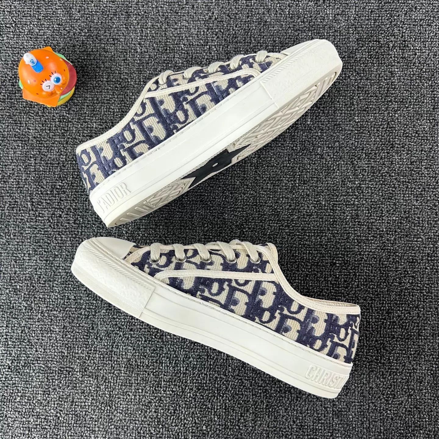 Dior Dior Oblique All-Over Print Sneaker Women's 36.5 Size US 6 / IT 36 - 3 Thumbnail