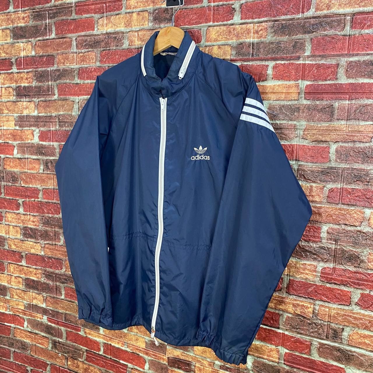Vintage VINTAGE 90S ADIDAS CASUAL NYLONTHIN JACKET STRIPED Size US L / EU 52-54 / 3 - 5 Thumbnail