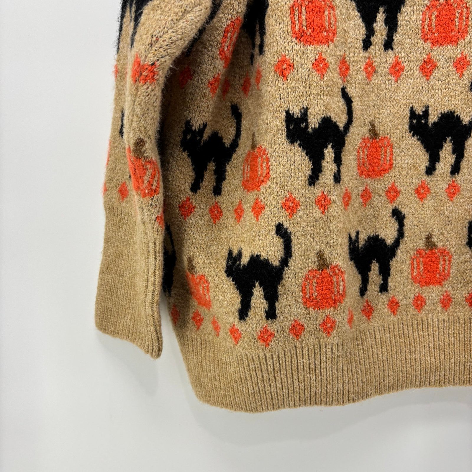 Vince Camuto Vince Camuto Size L Womens Sweater Black Cat Pumpkin Fall Size L / US 10 / IT 46 - 15 Thumbnail