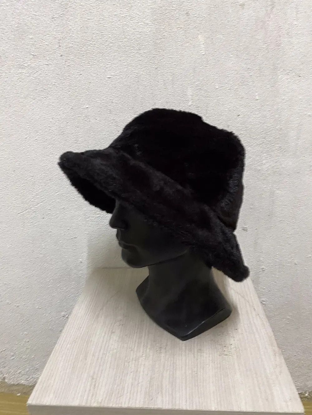 Japanese Brand Japanese Brand Casita Fur Fleece Bucket Hat Size ONE SIZE - 3 Thumbnail