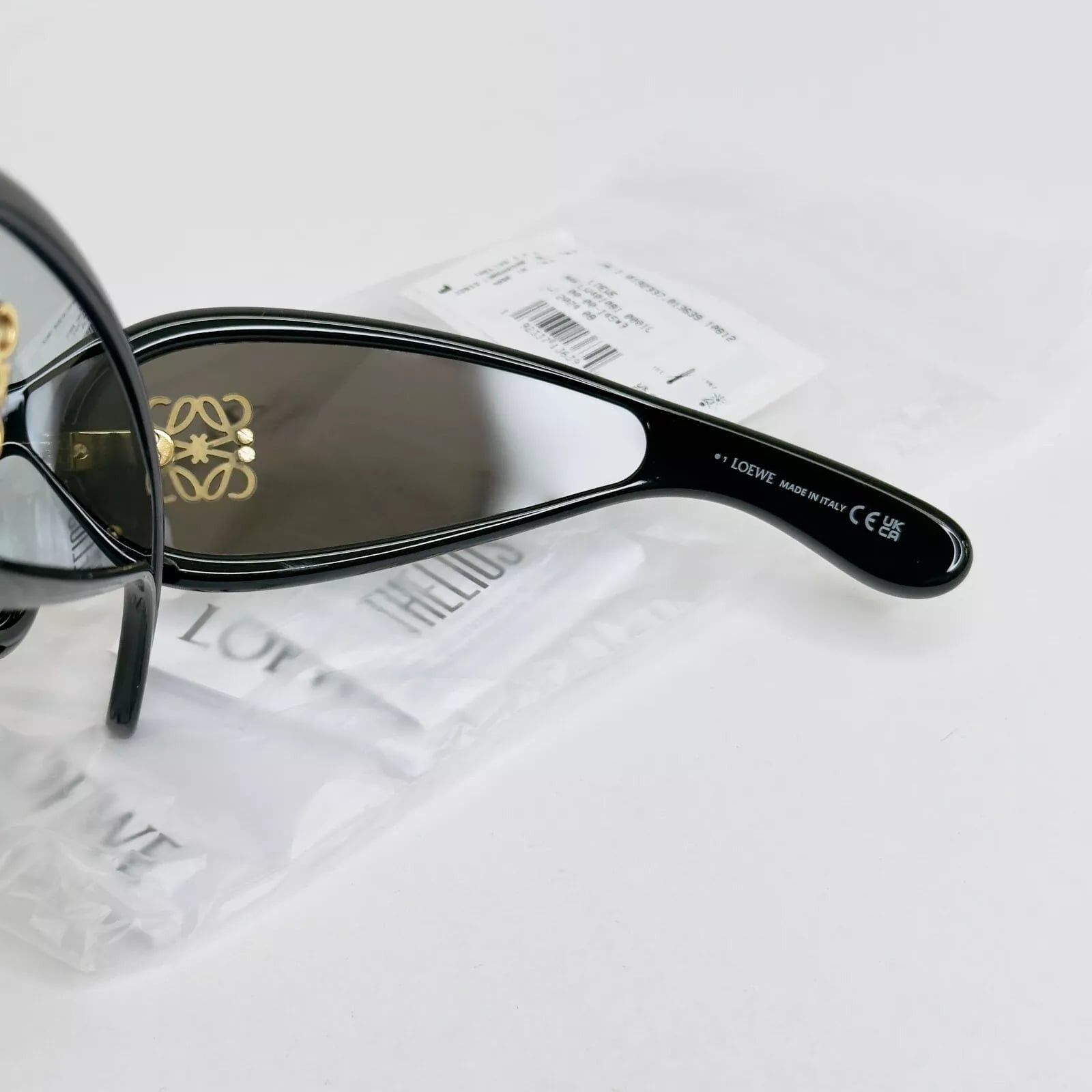 Loewe LOEWE ANAGRAM PAULA IBIZA Mask LW40108I 40108 Sunglass Size ONE SIZE - 6 Thumbnail