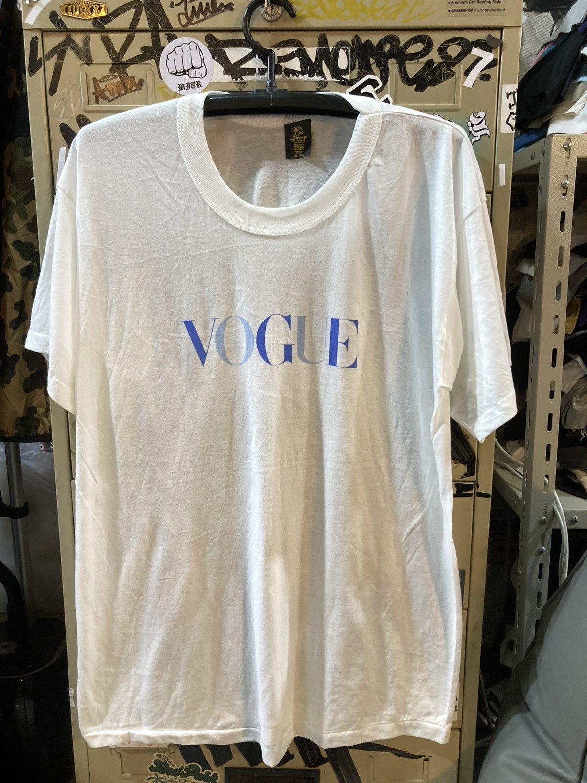 Vintage Vintage Vogue T shirt 80’s Size US XL / EU 56 / 4 - 1 Thumbnail